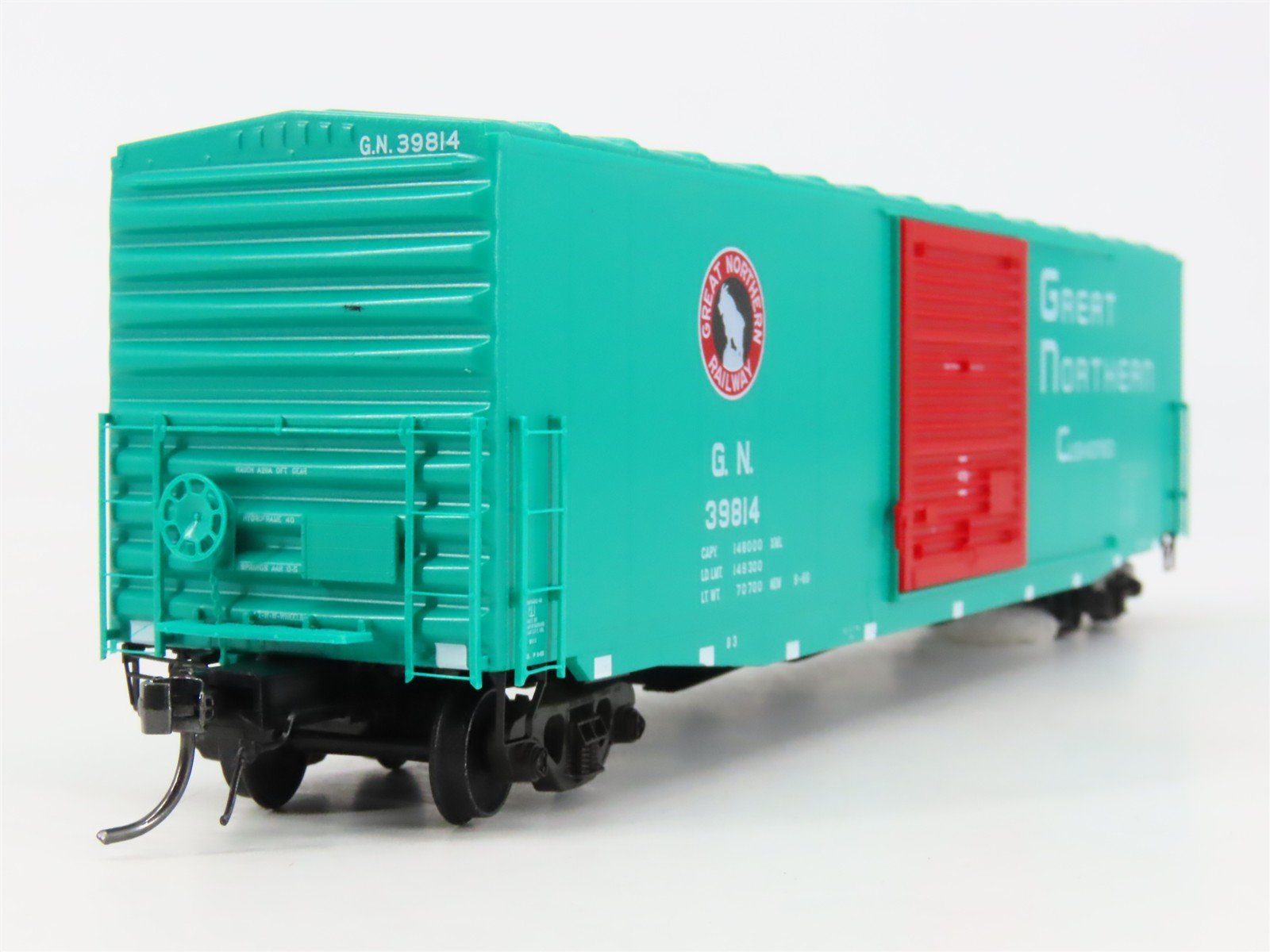 HO Scale Kadee 6398 GN Great Northern 50' PS-1 Box Car 39814 RTR