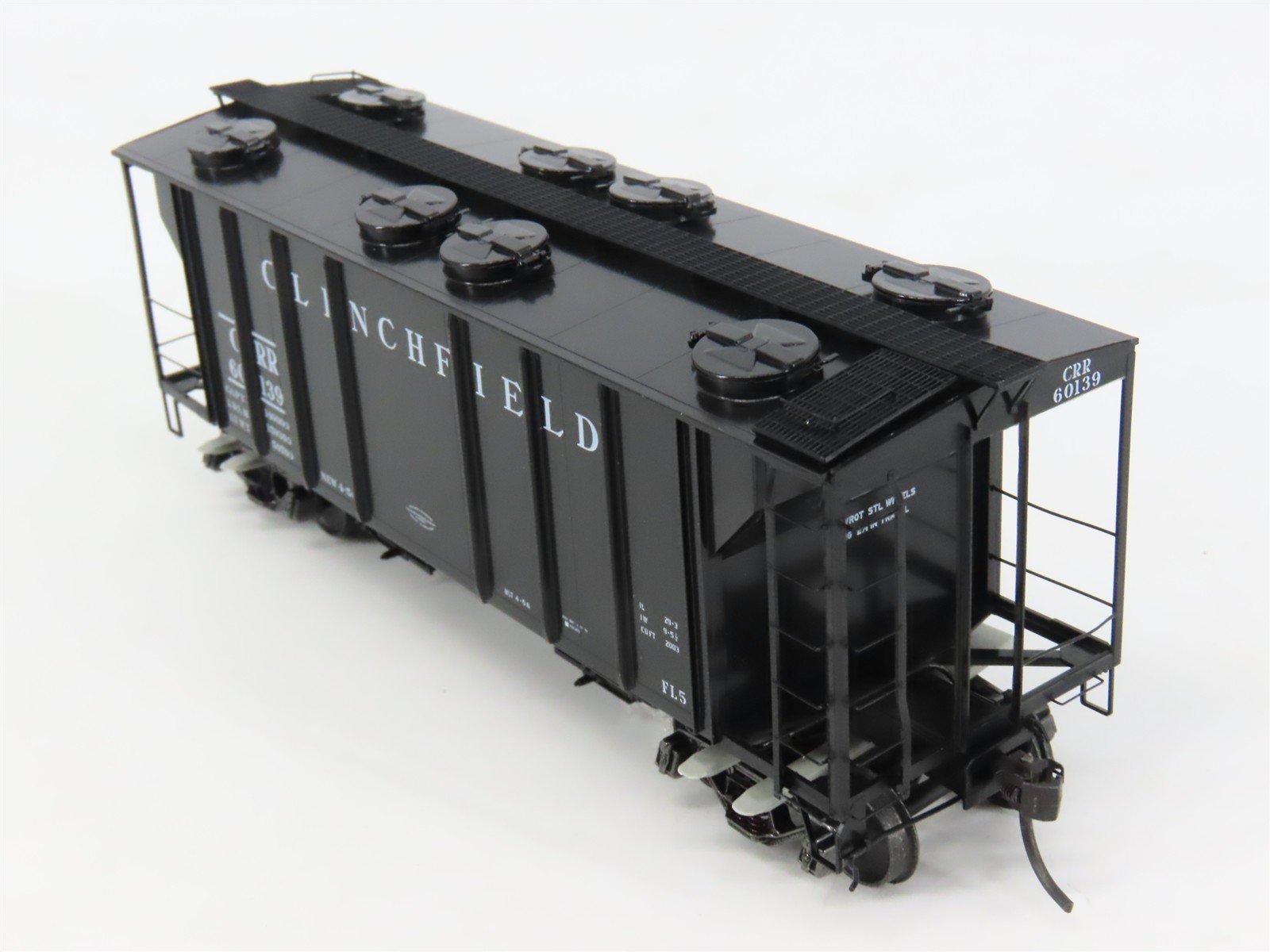 HO Scale Kadee 8329 CRR Clinchfield 2-Bay Covered Hopper 60139 RTR