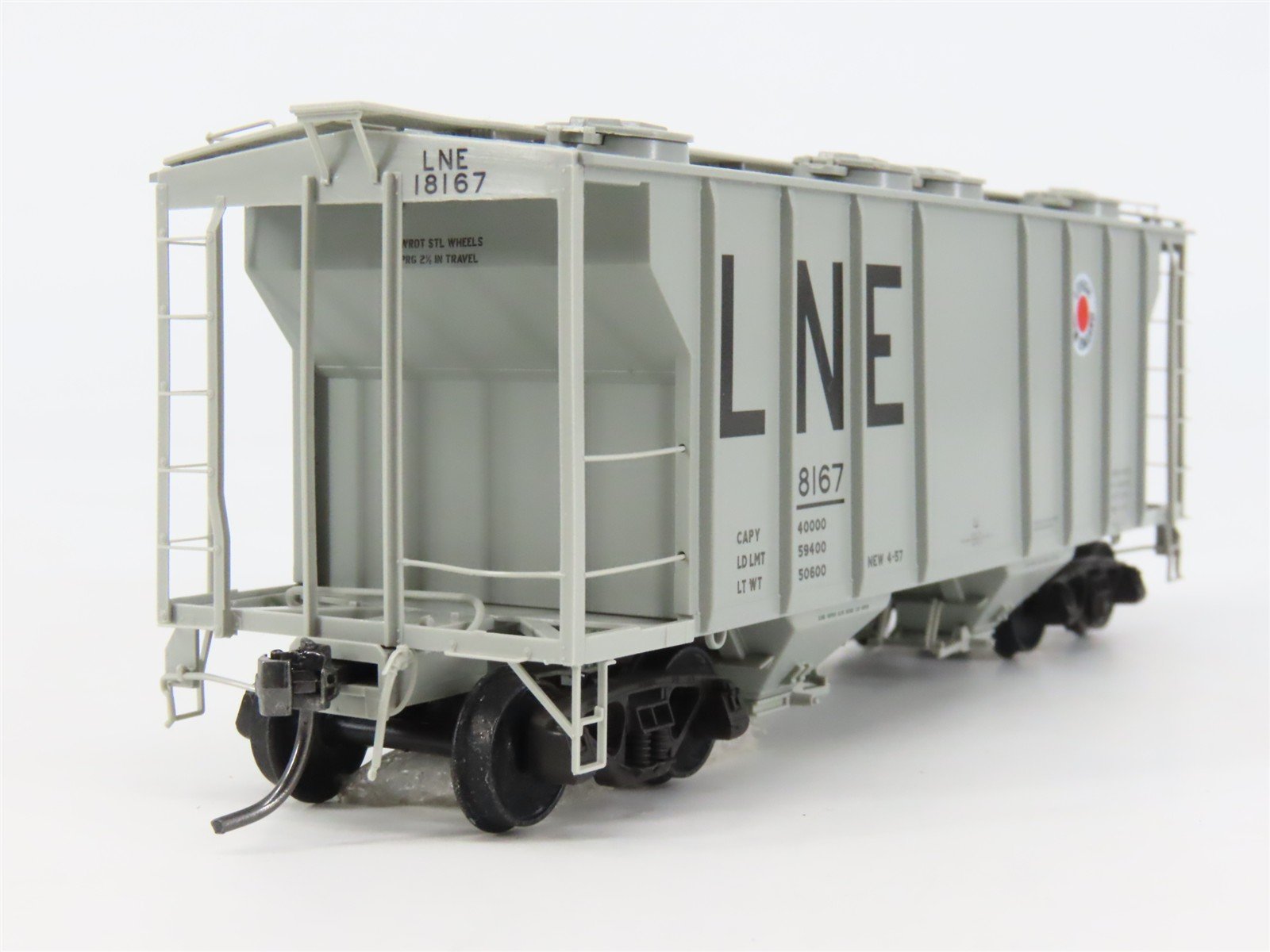 HO Scale Kadee 8036 LNE Lehigh New England 2-Bay PS-2 Covered Hopper 18167 RTR