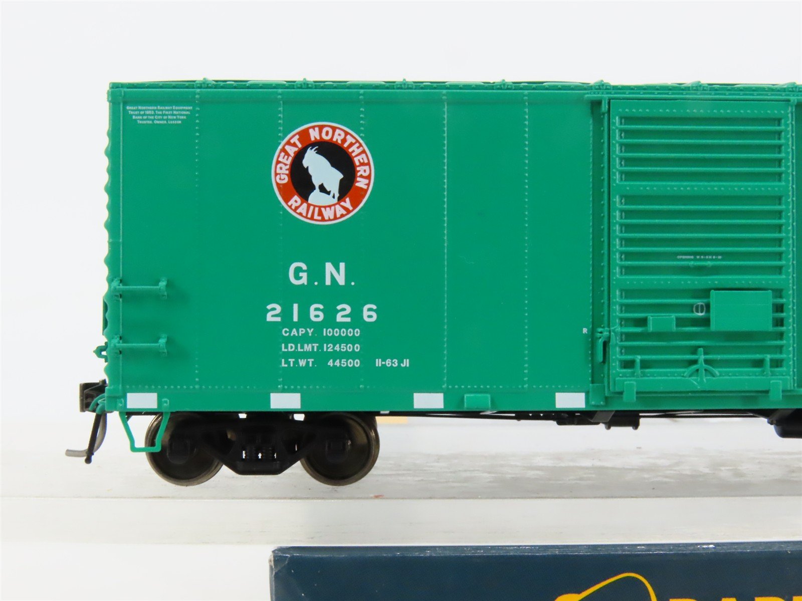 HO Scale Rapido 155003A GN Great Northern 40' Box Car 21626 RTR