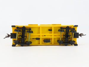 HO Scale Walthers 932-27525 C&O 25' Wood Caboose 2-Pack 90776, 90799 RTR