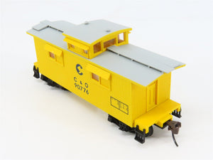 HO Scale Walthers 932-27525 C&O 25' Wood Caboose 2-Pack 90776, 90799 RTR