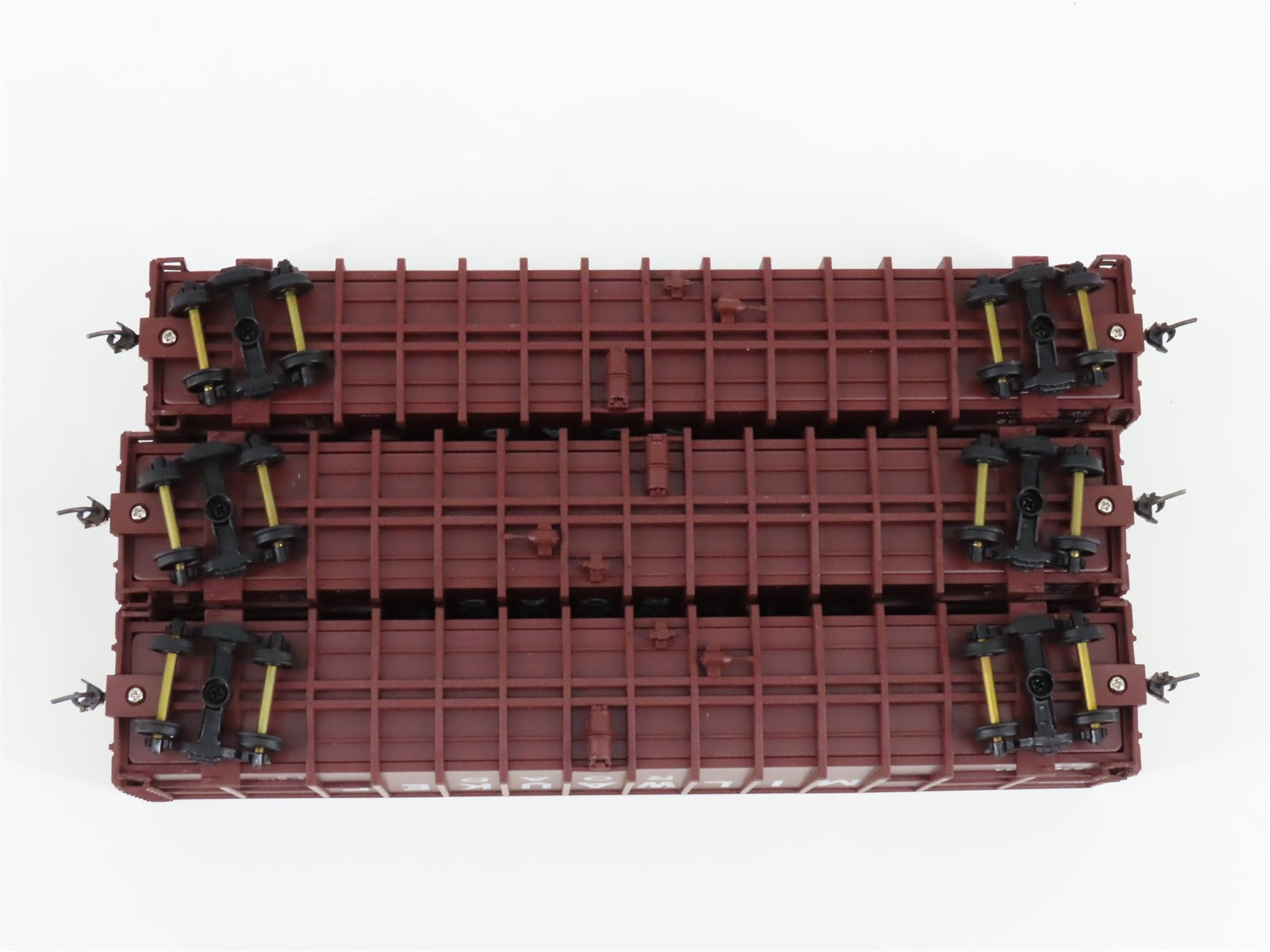 HO Scale Walthers 932-34055 MILW Milwaukee Road 61' Wood Chip Car 3-Pack RTR