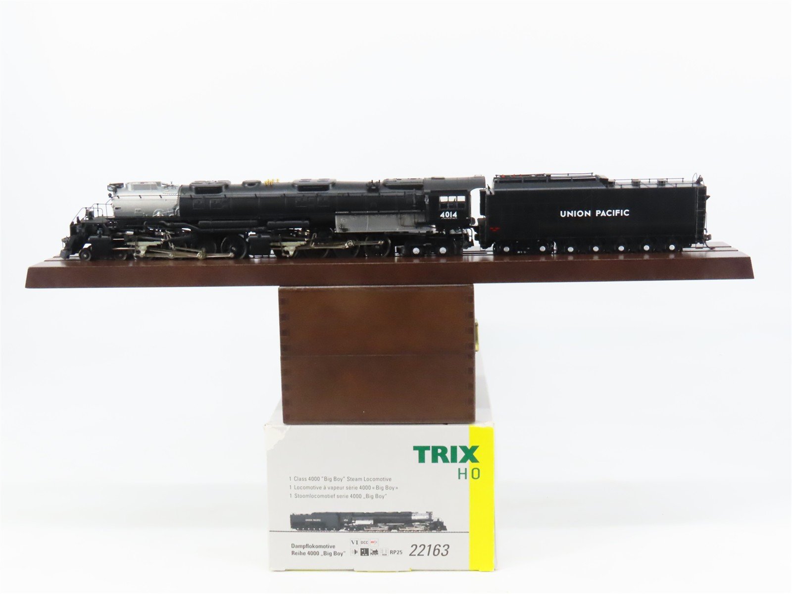 HO Scale Trix 22163 UP Union Pacific 4-8-8-4 Big Boy Steam #4014 w/ DCC & Sound