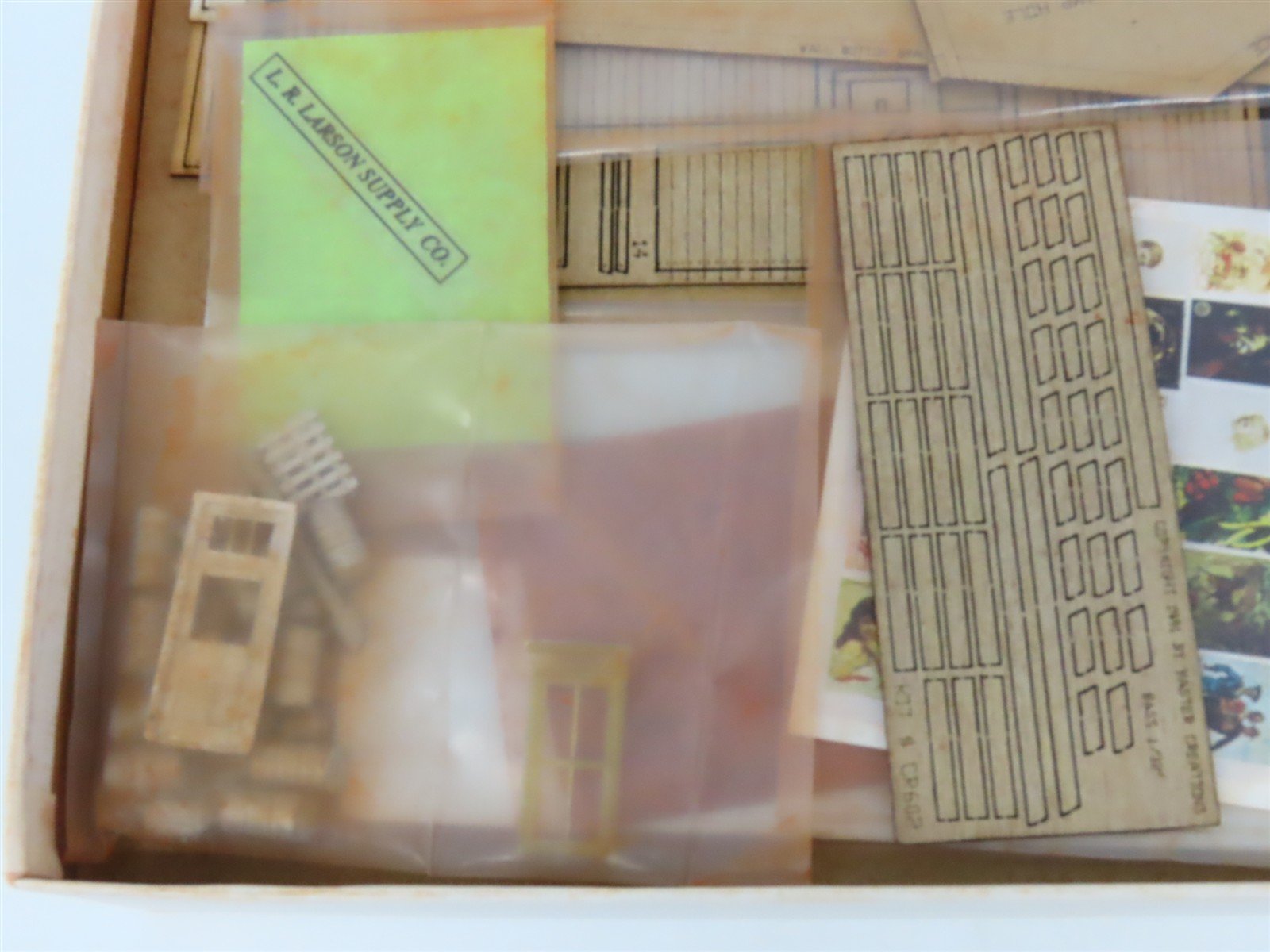 HO Scale Master Creations CR600 L. R. Larson Supply Building Craftsman Kit