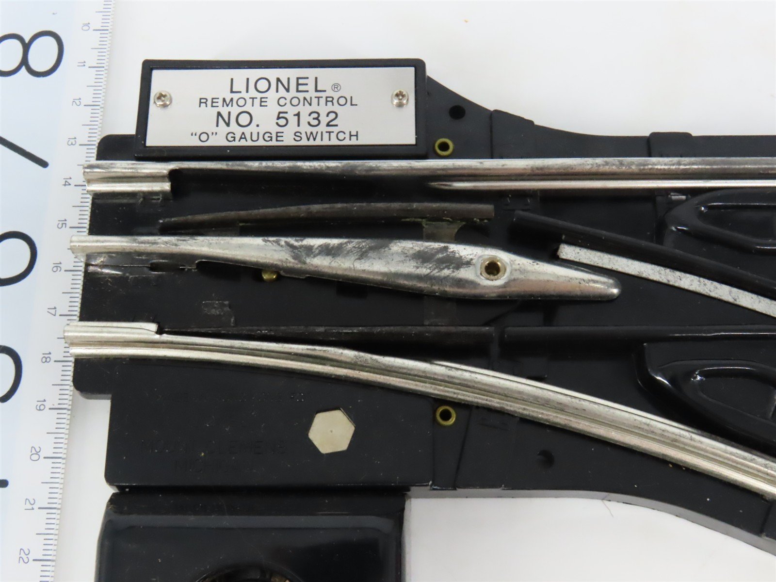 O Gauge 3-Rail Lionel 6-5132 Righthand Remote Switch Track Piece
