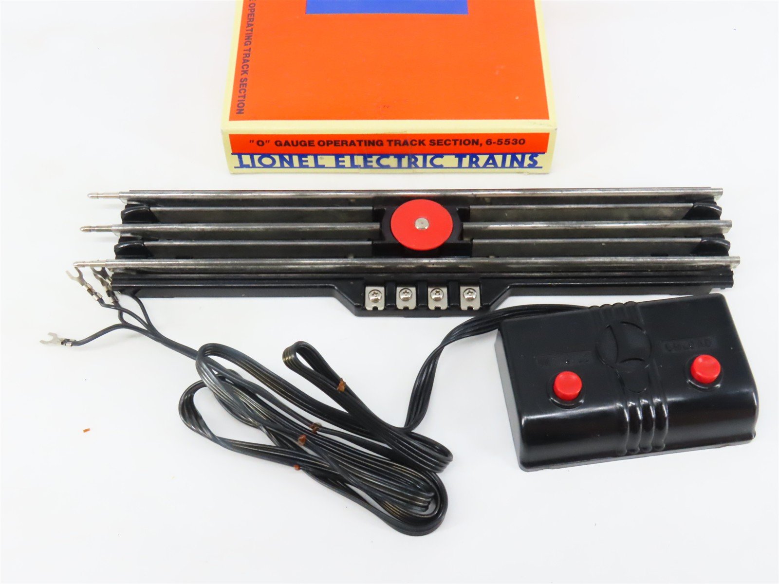 O Gauge 3-Rail Lionel 6-5530 Operating Straight Track Piece
