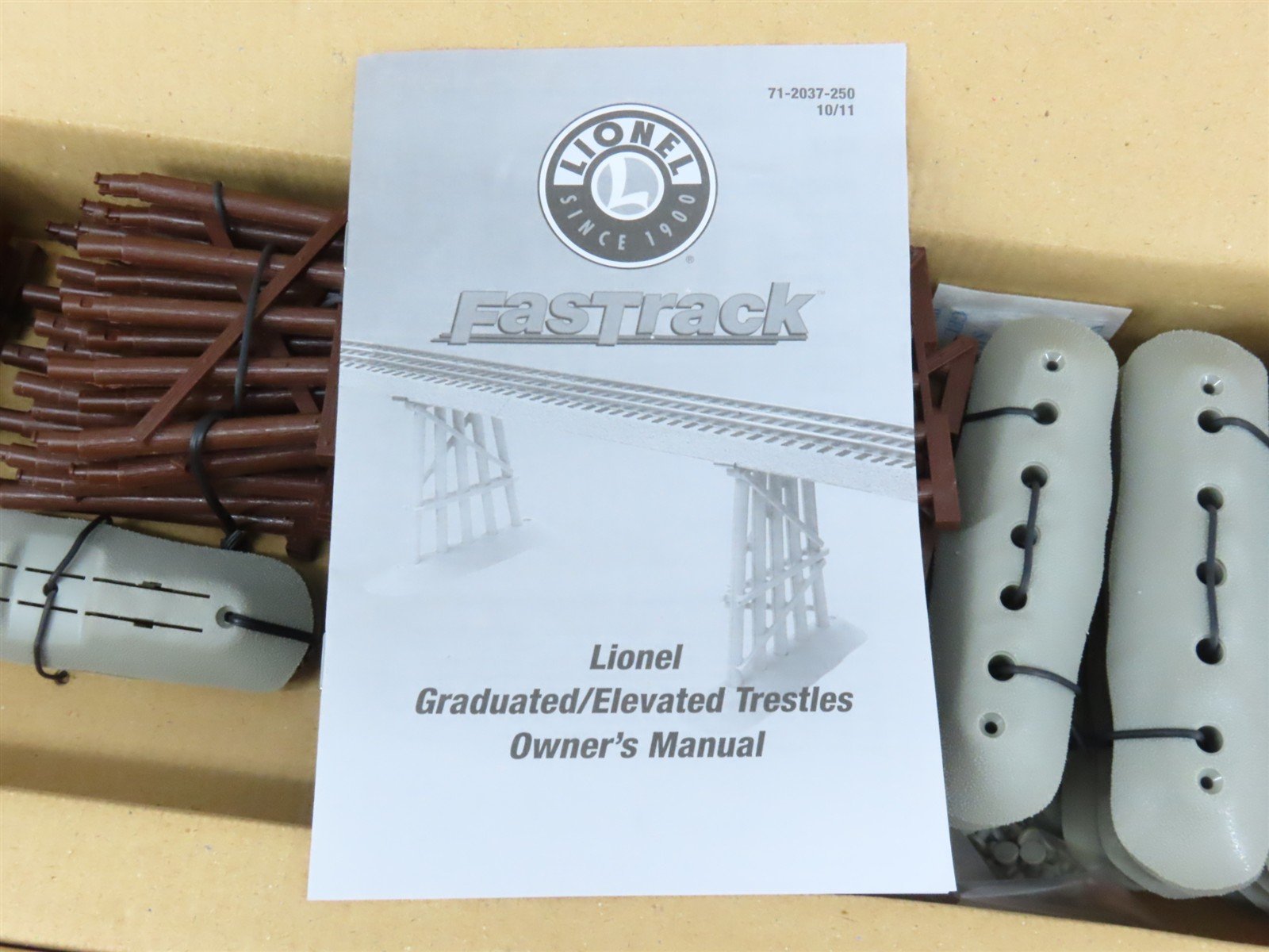 O Scale Lionel 6-12037 Graduated Trestle Set