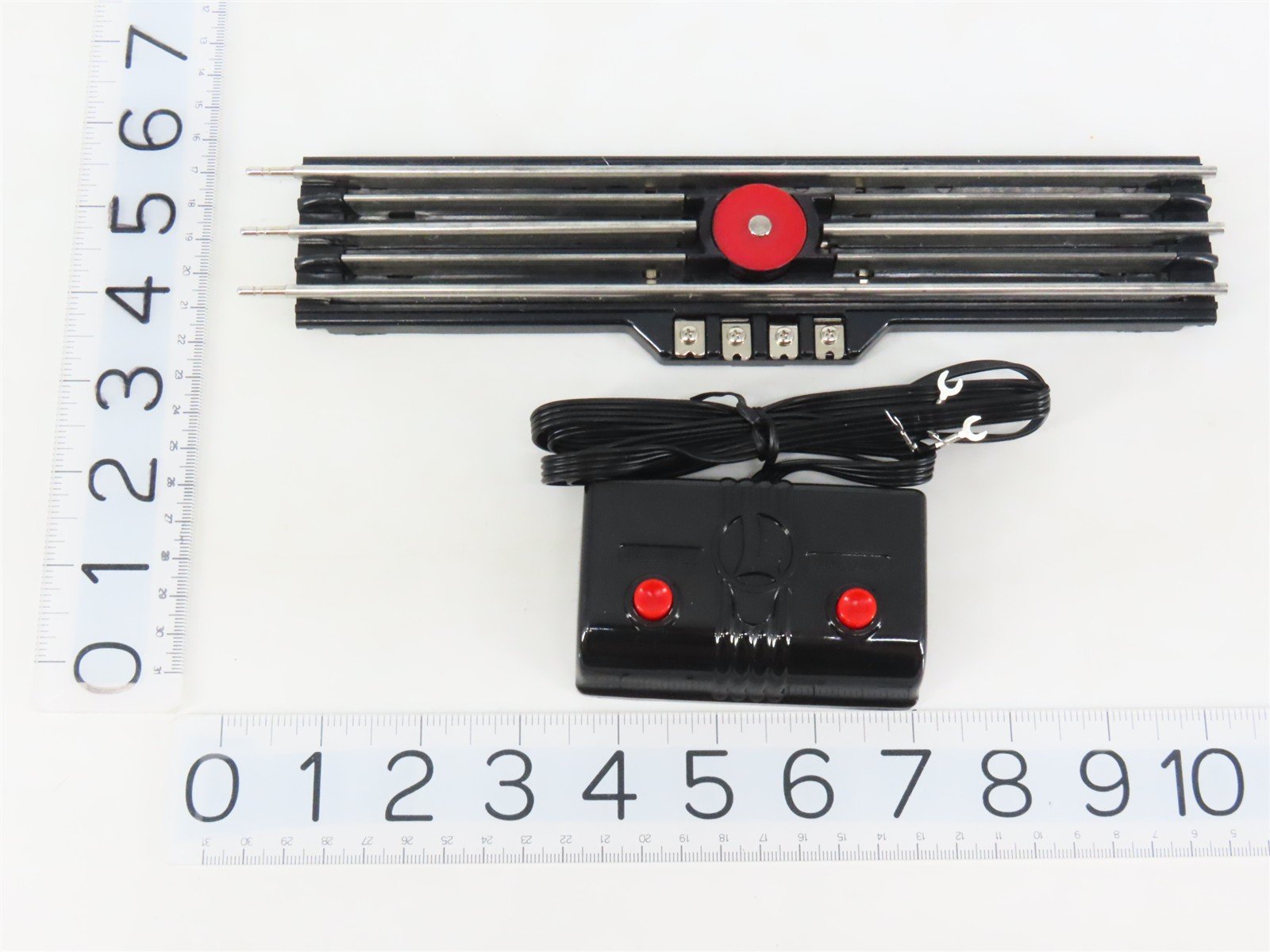 O Gauge 3-Rail Lionel 6-65530 Operating Straight Track Piece