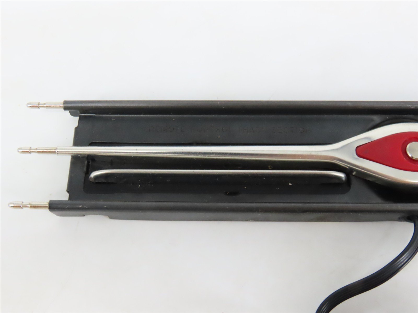 O-27 Gauge 3-Rail Lionel 6-12746 Operating Straight Track Piece