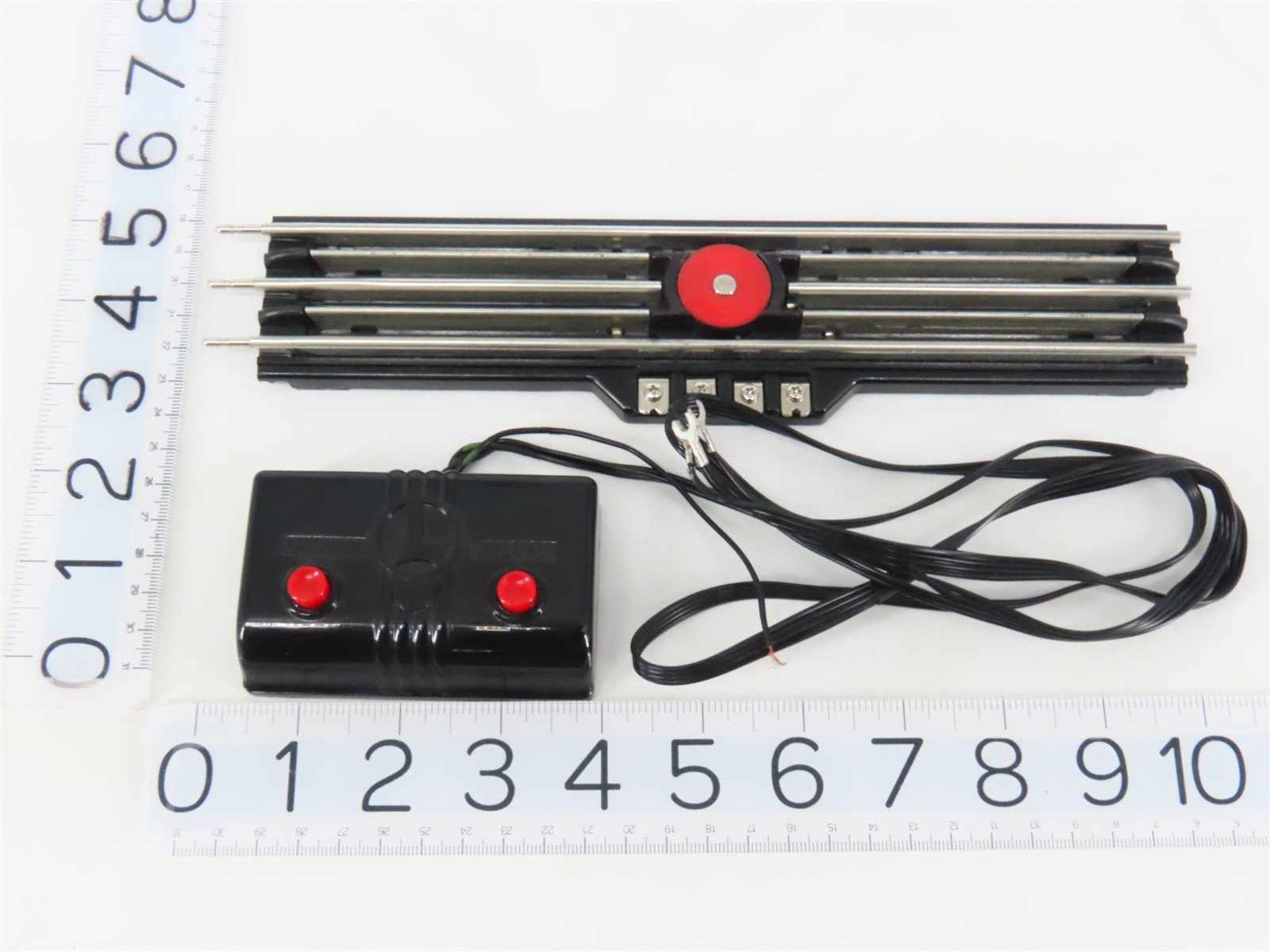 O Gauge 3-Rail Lionel 6-65530 Operating Straight Track Piece