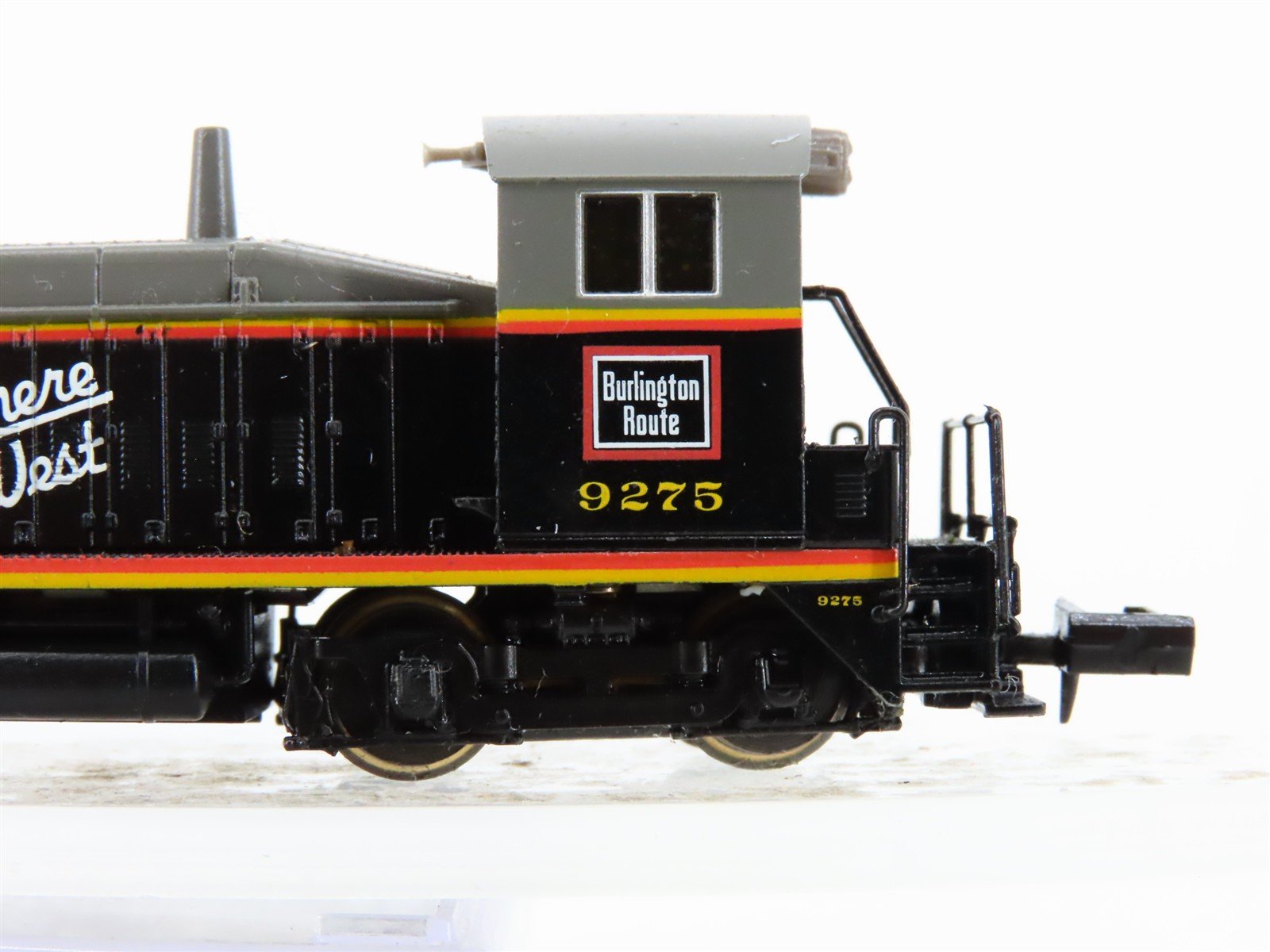N Scale Life-Like 7884 CBQ Burlington SW9/1200 Diesel Locomotive #9275
