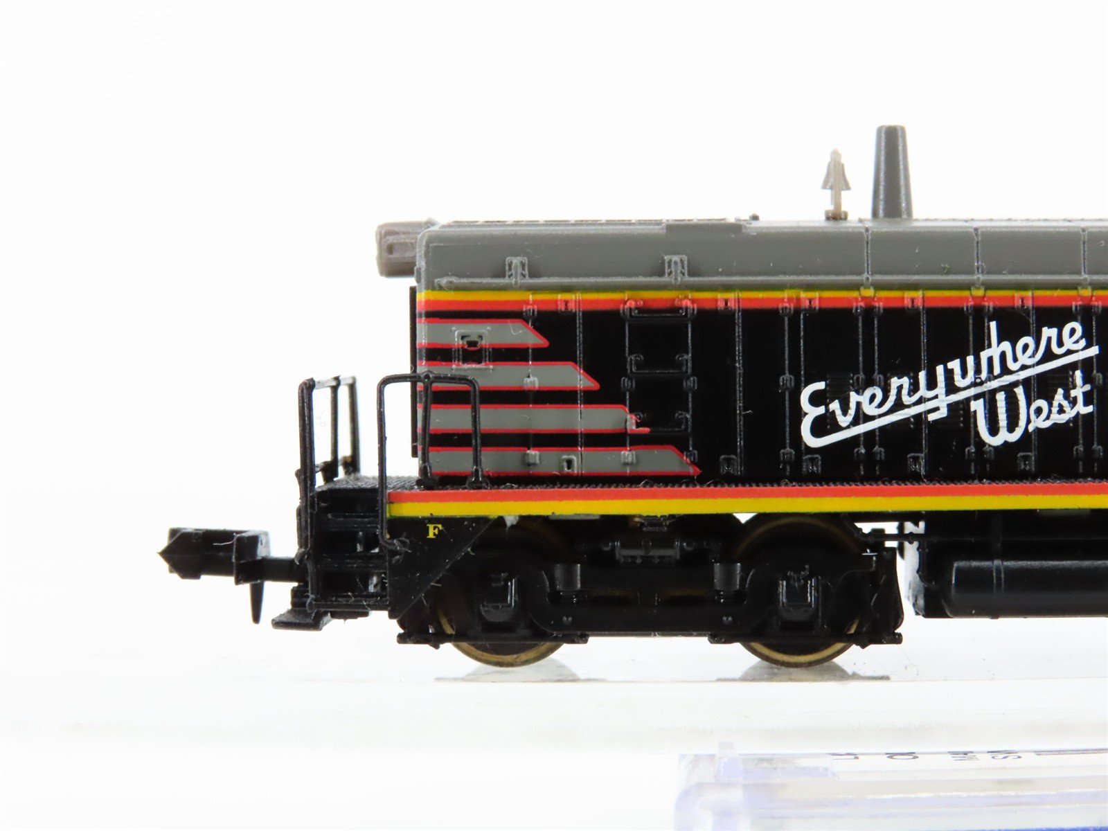 N Scale Life-Like 7883 CBQ Burlington SW9/1200 Diesel Locomotive #9271
