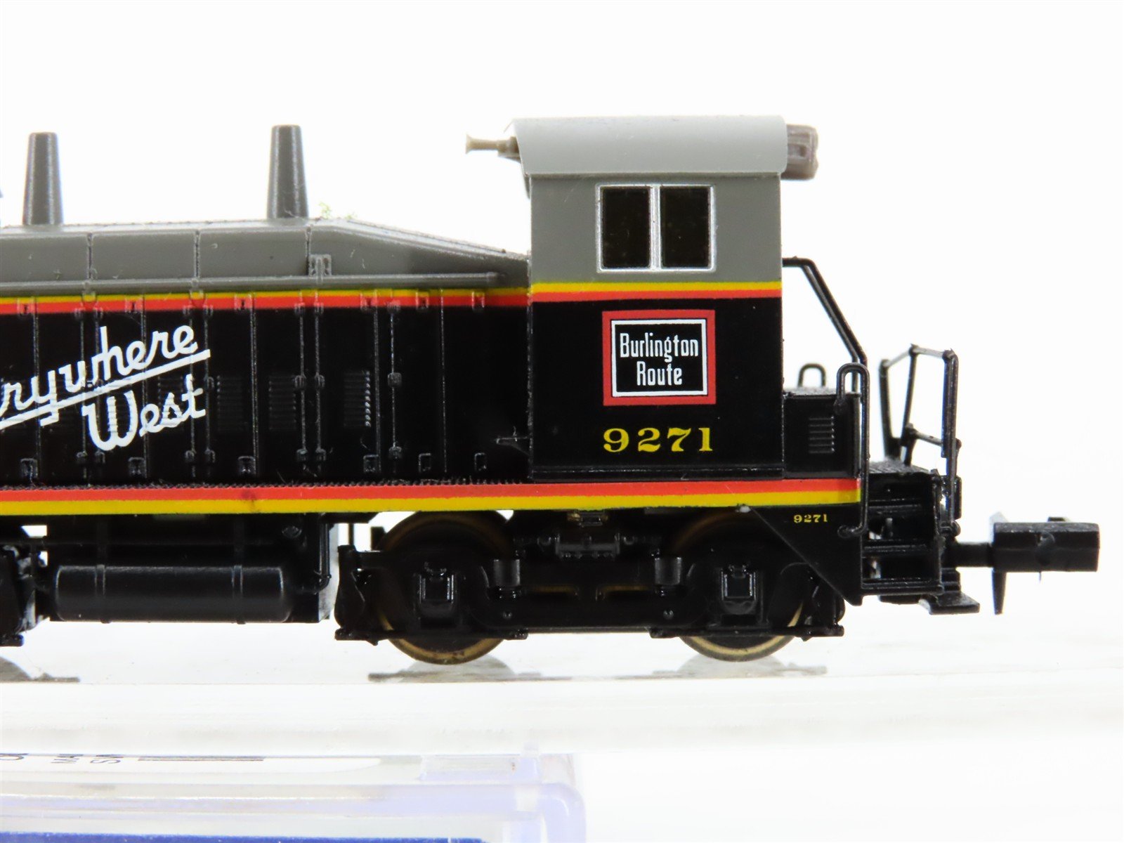 N Scale Life-Like 7883 CBQ Burlington SW9/1200 Diesel Locomotive #9271