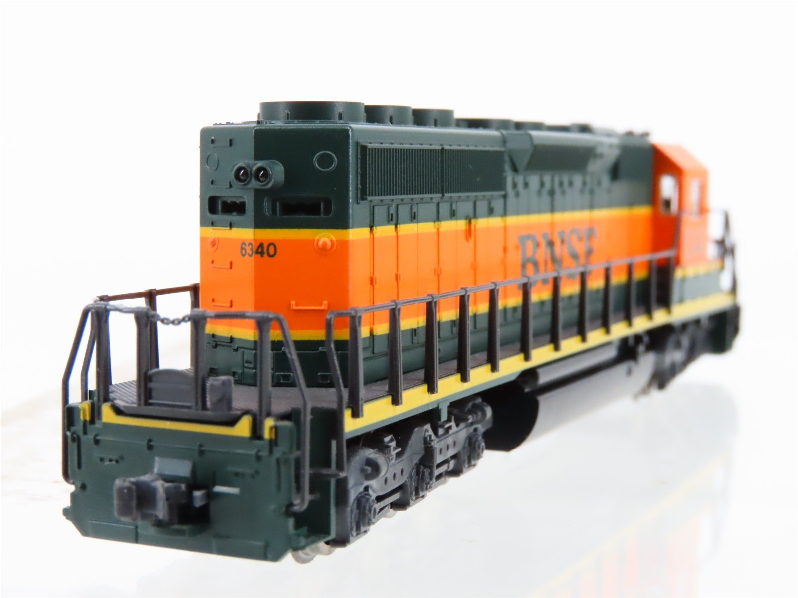 N Scale Kato 176-4902 BNSF Railway SD40-2 Diesel Locomotive #6340