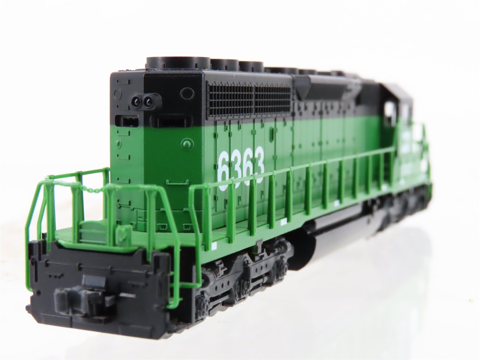 N Scale Kato 176-4802 BN Burlington Northern SD40-2 Diesel Locomotive #6363