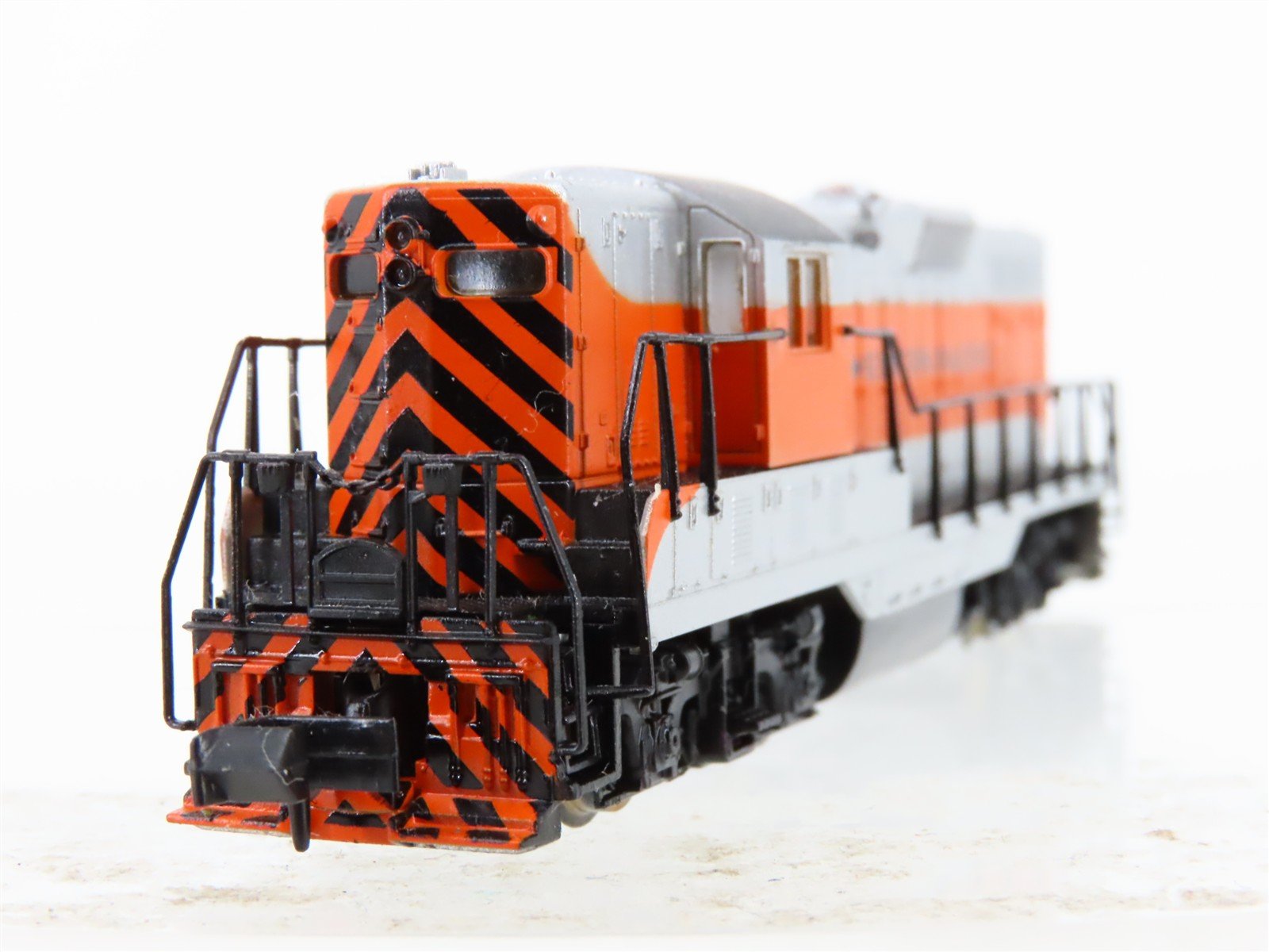 N Scale Atlas 48238 WP Western Pacific GP7 Diesel Locomotive