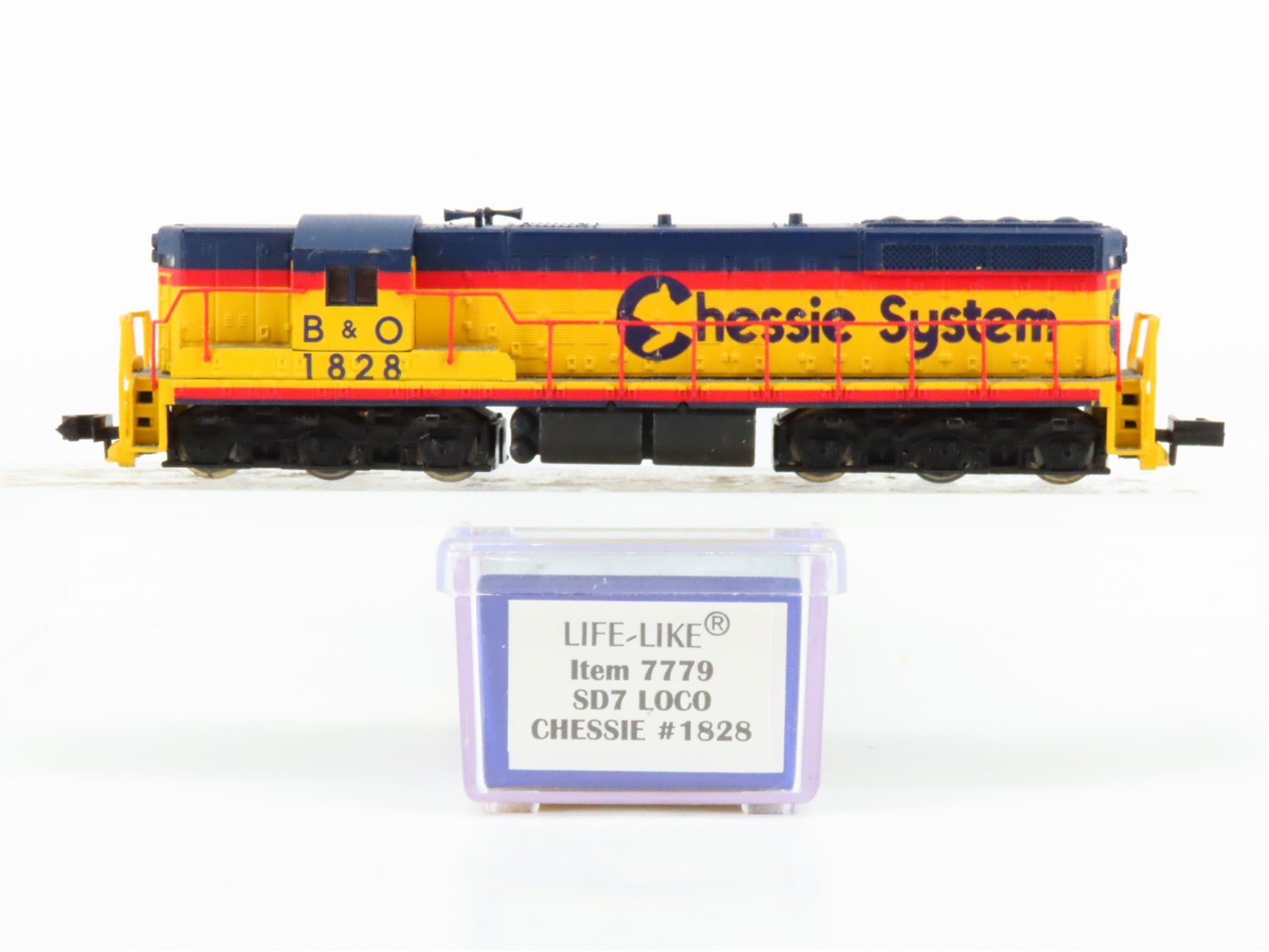N Scale Life-Like 7779 B&O Chessie System SD7 Diesel Locomotive #1828