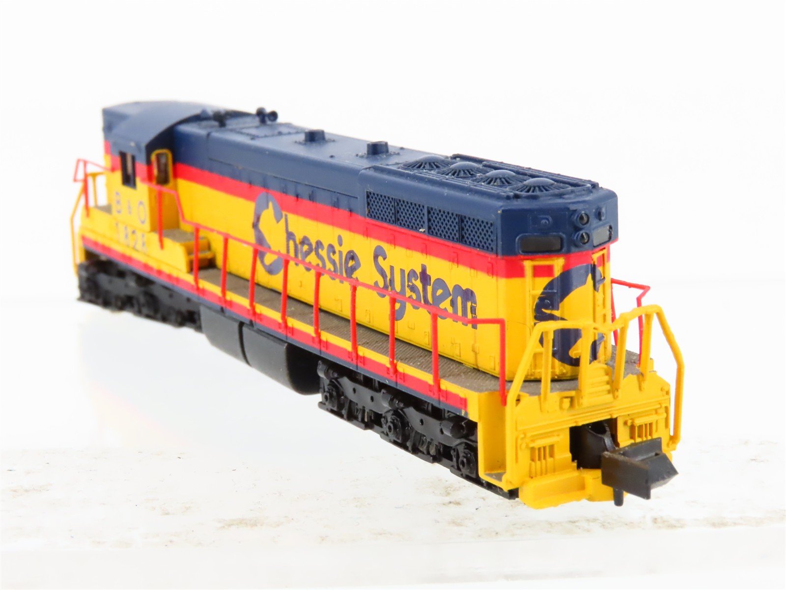N Scale Life-Like 7779 B&O Chessie System SD7 Diesel Locomotive #1828