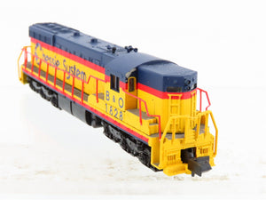 N Scale Life-Like 7779 B&O Chessie System SD7 Diesel Locomotive #1828