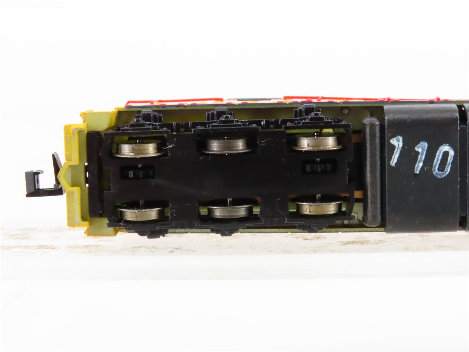 N Scale Life-Like 7779 B&O Chessie System SD7 Diesel Locomotive #1828