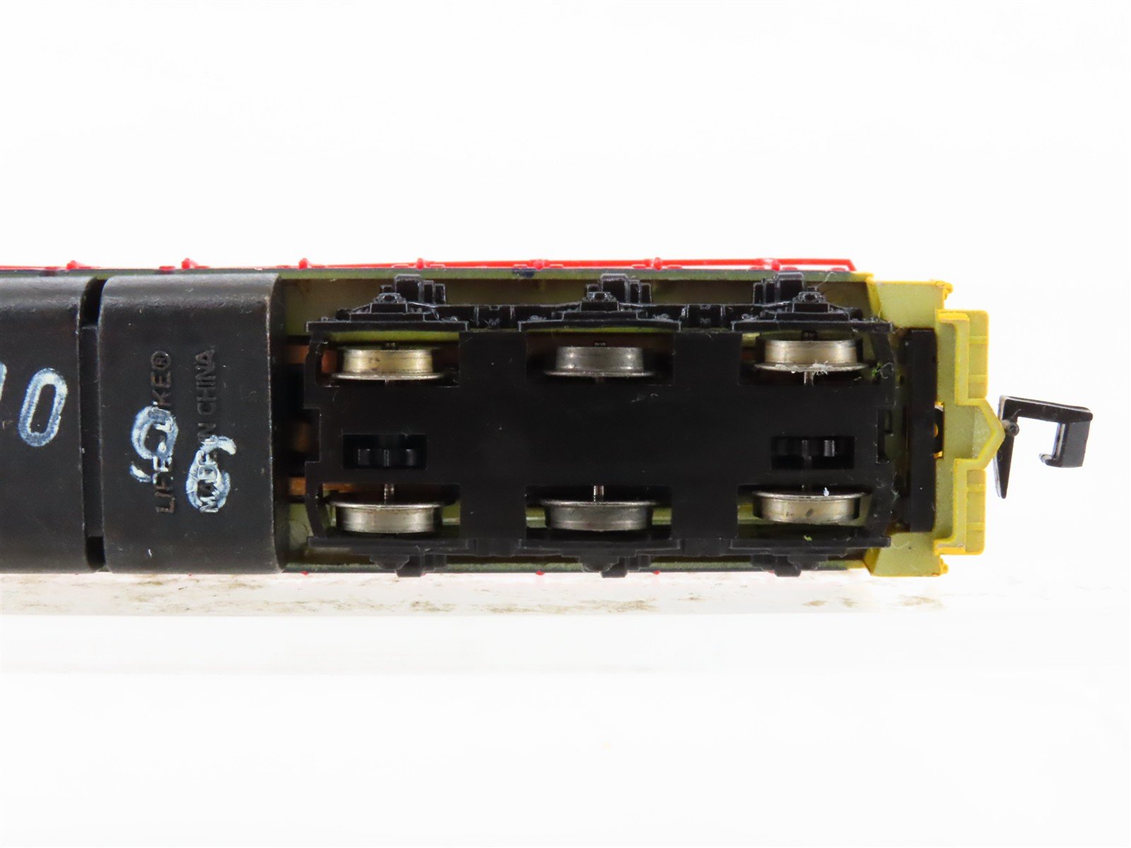 N Scale Life-Like 7779 B&O Chessie System SD7 Diesel Locomotive #1828