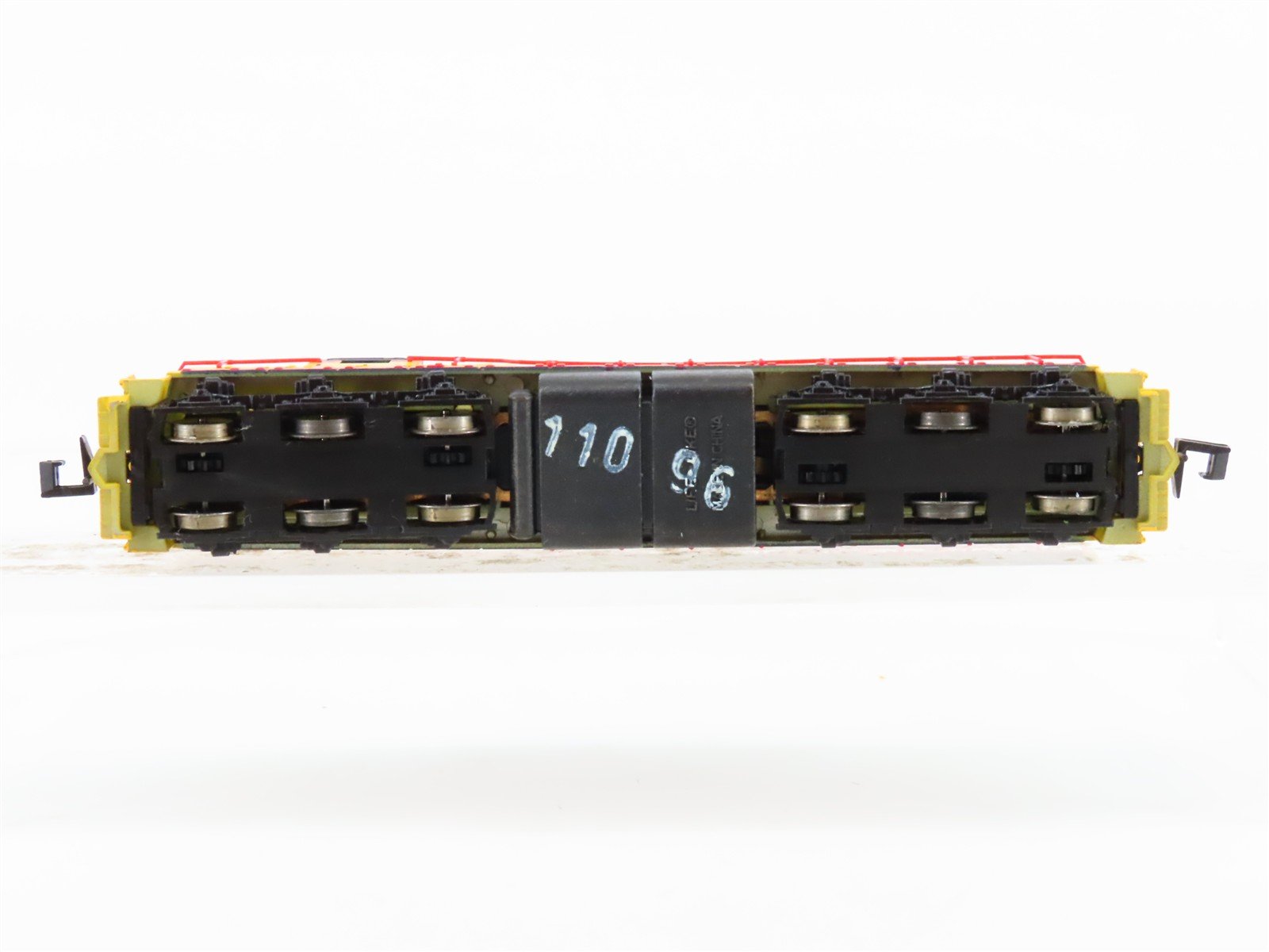 N Scale Life-Like 7779 B&O Chessie System SD7 Diesel Locomotive #1828