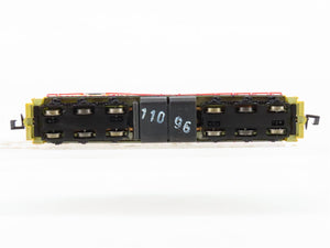 N Scale Life-Like 7779 B&O Chessie System SD7 Diesel Locomotive #1828