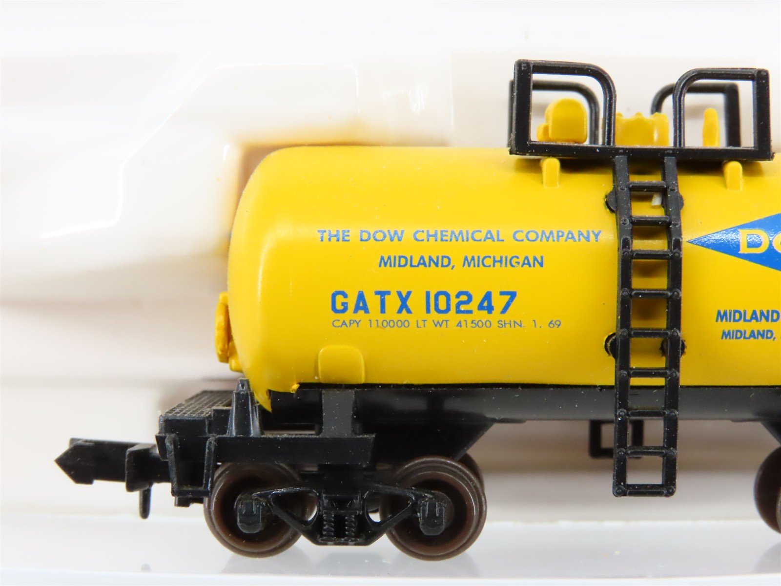 N Scale Atlas 32331 GATX DOW Chemical Beer Can Tankcar #10247