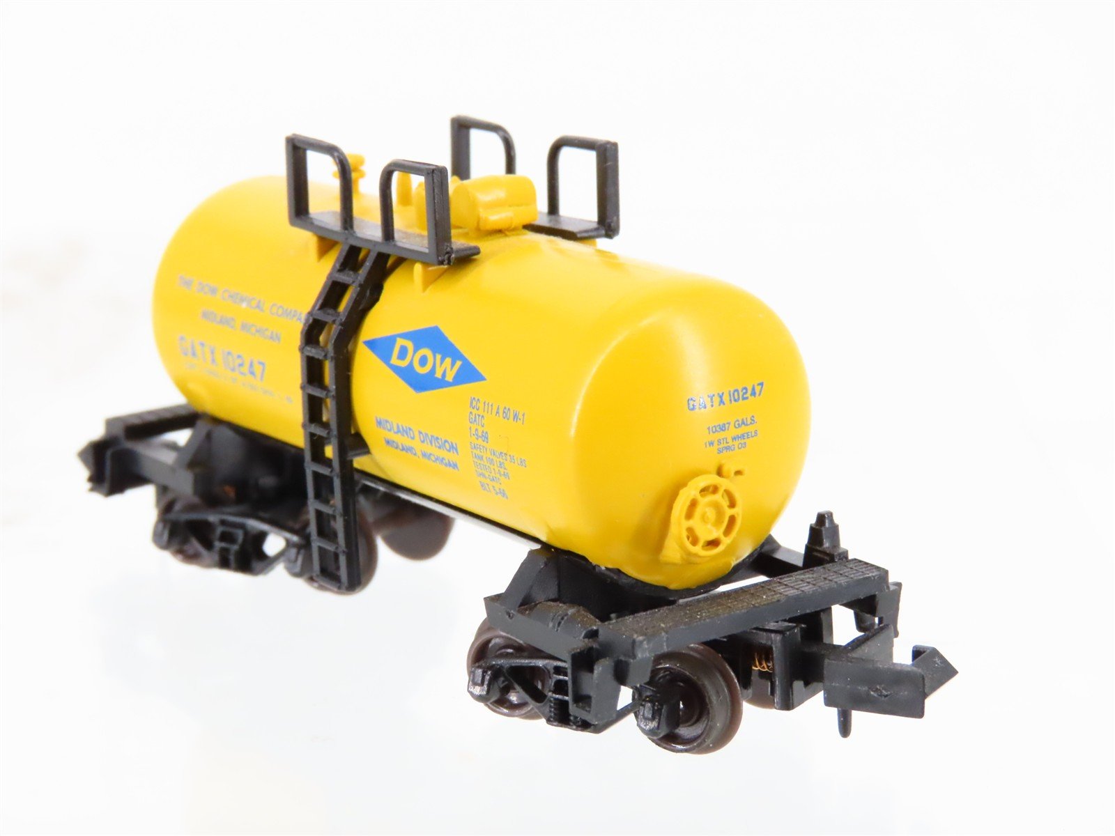 N Scale Atlas 32331 GATX DOW Chemical Beer Can Tankcar #10247
