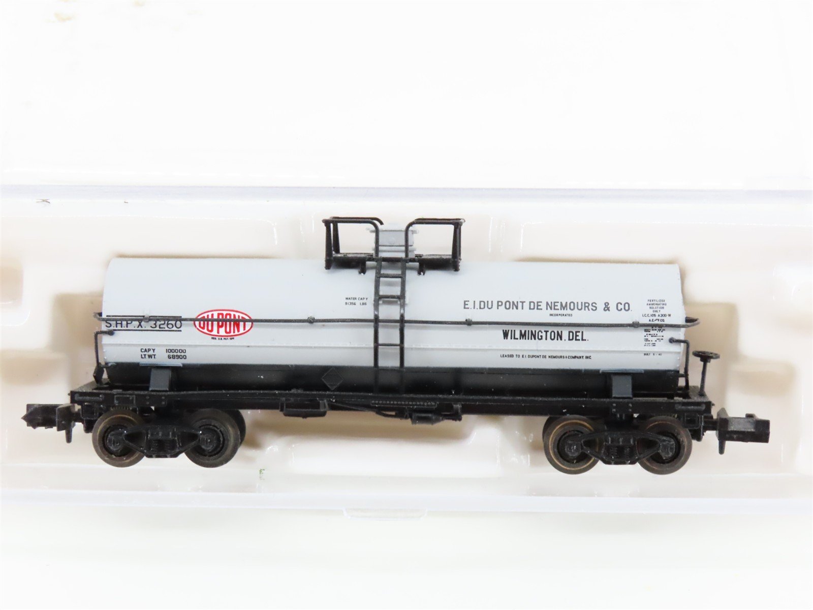 N Scale Atlas 50001580 SHPX DuPont 11k Gal Tankcar #3260