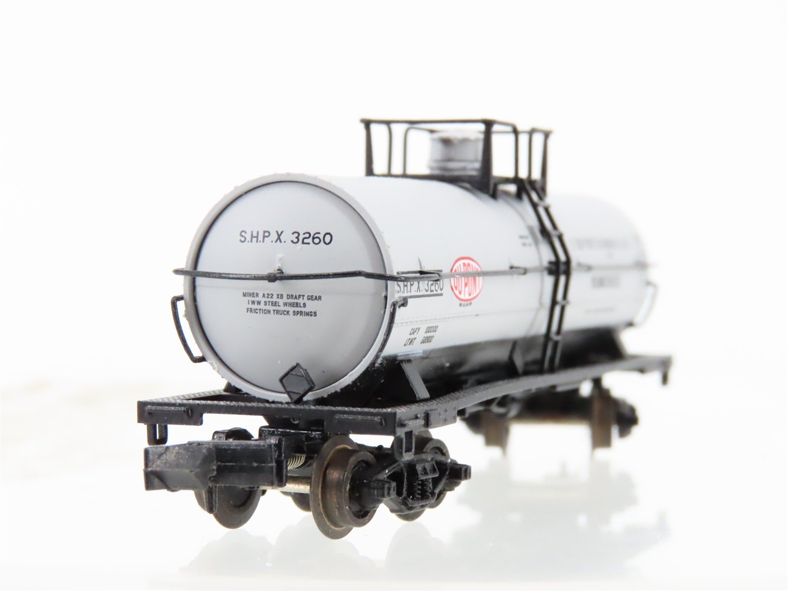 N Scale Atlas 50001580 SHPX DuPont 11k Gal Tankcar #3260