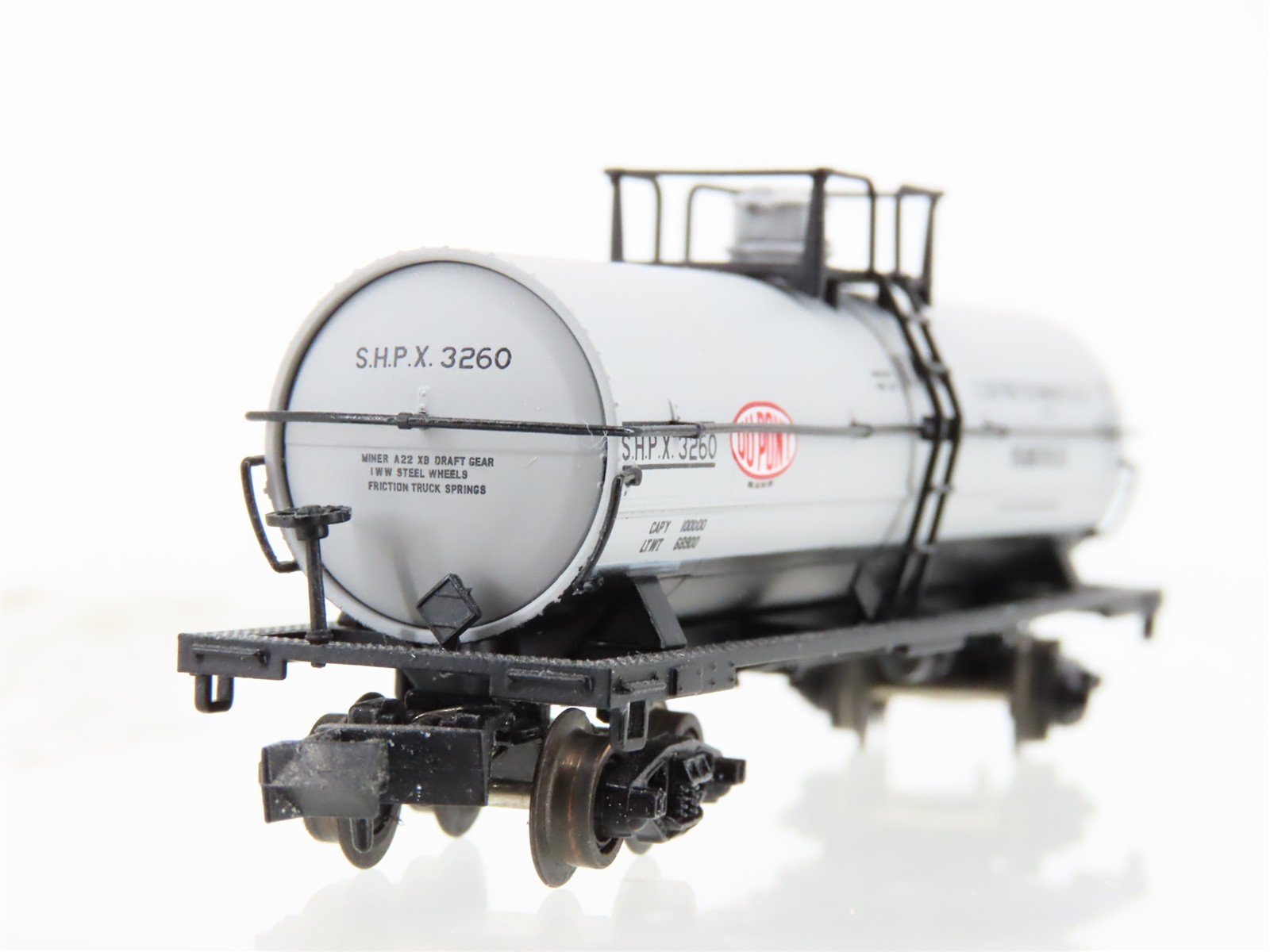 N Scale Atlas 50001580 SHPX DuPont 11k Gal Tankcar #3260