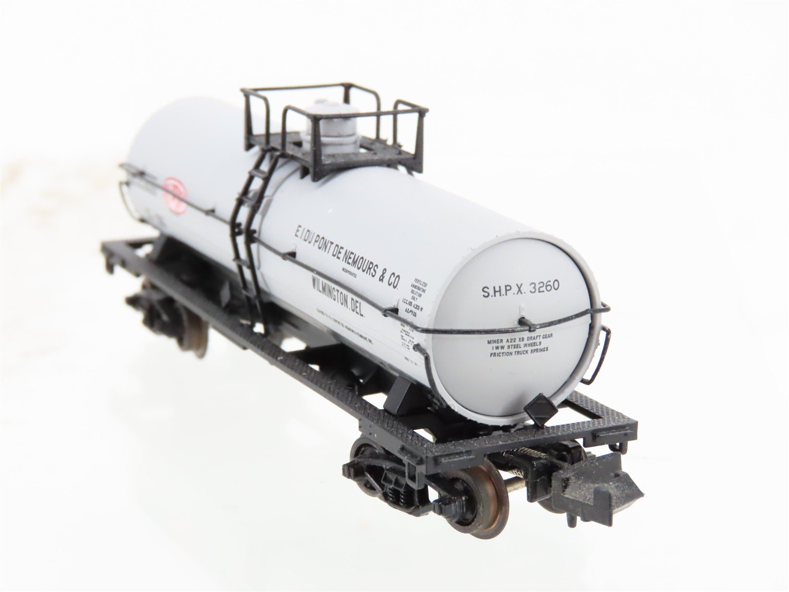 N Scale Atlas 50001580 SHPX DuPont 11k Gal Tankcar #3260