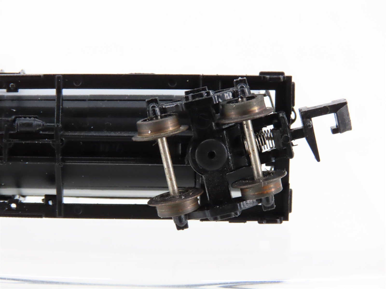 N Scale Atlas 50001580 SHPX DuPont 11k Gal Tankcar #3260