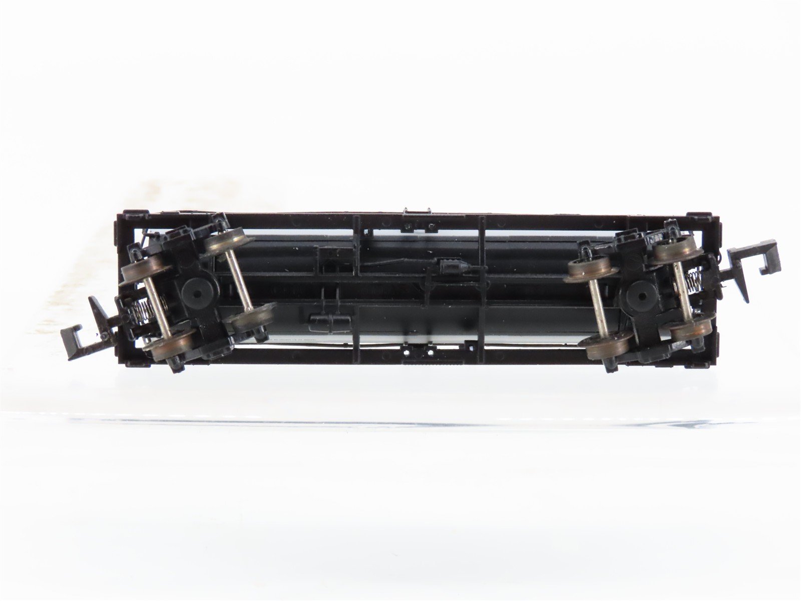 N Scale Atlas 50001580 SHPX DuPont 11k Gal Tankcar #3260