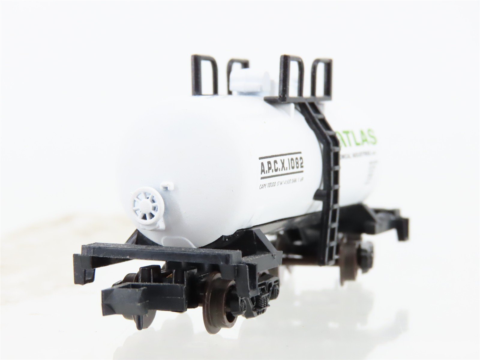 N Scale Atlas 3241 APCX Atlas Chemical Beer Can Tankcar #1082