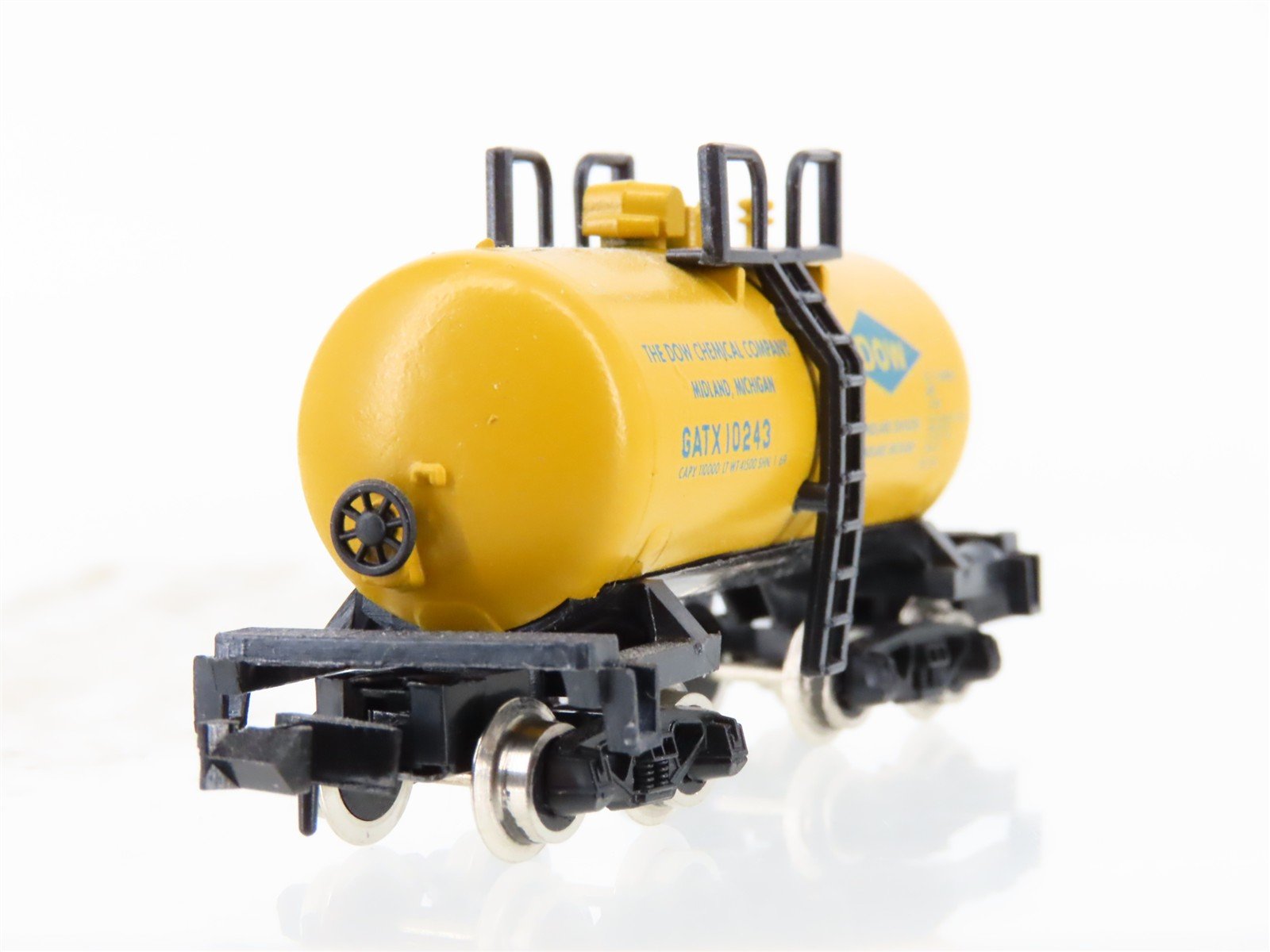 N Scale Atlas 3233 GATX DOW Chemical Beer Can Tankcar #10243