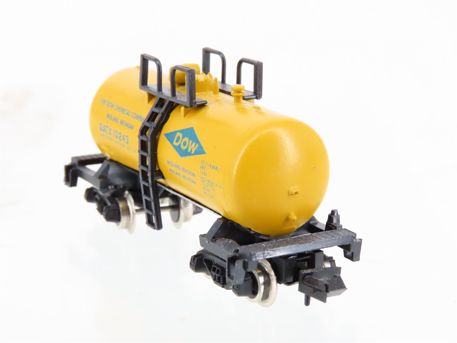 N Scale Atlas 3233 GATX DOW Chemical Beer Can Tankcar #10243
