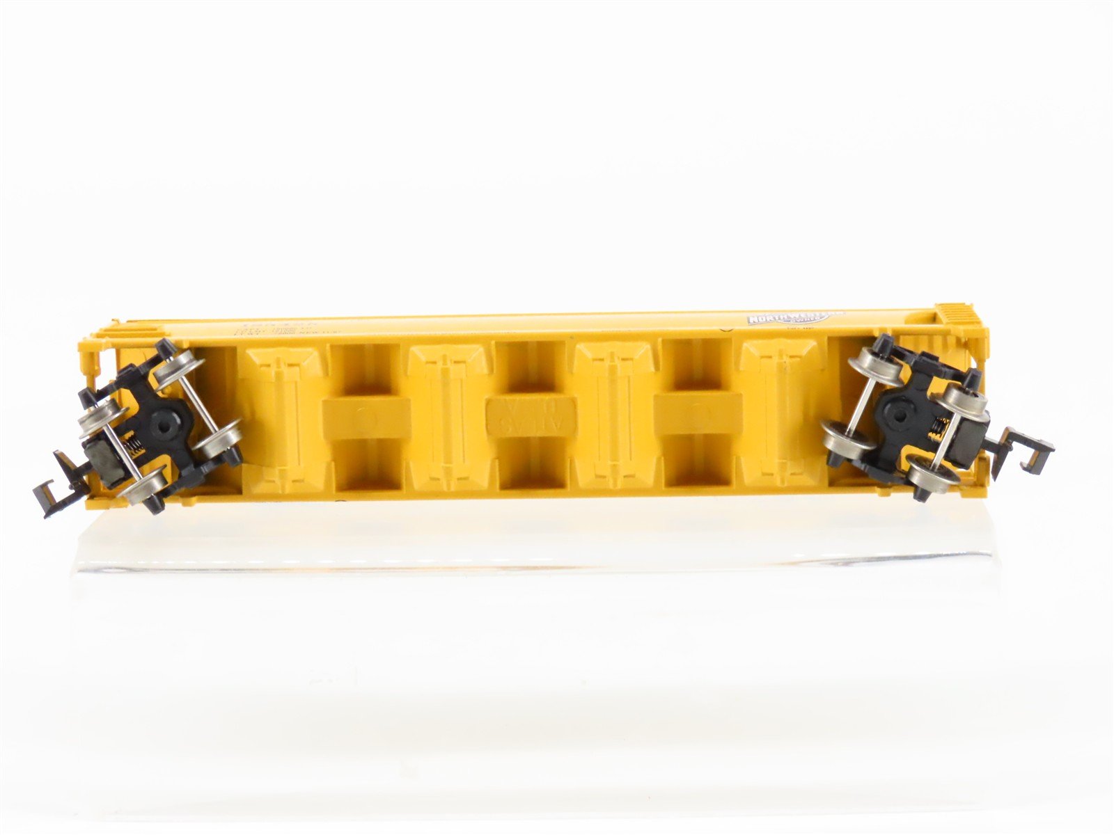 N Scale Atlas 3711 CNW Chicago Northwestern 4-Bay Covered Hopper #185425
