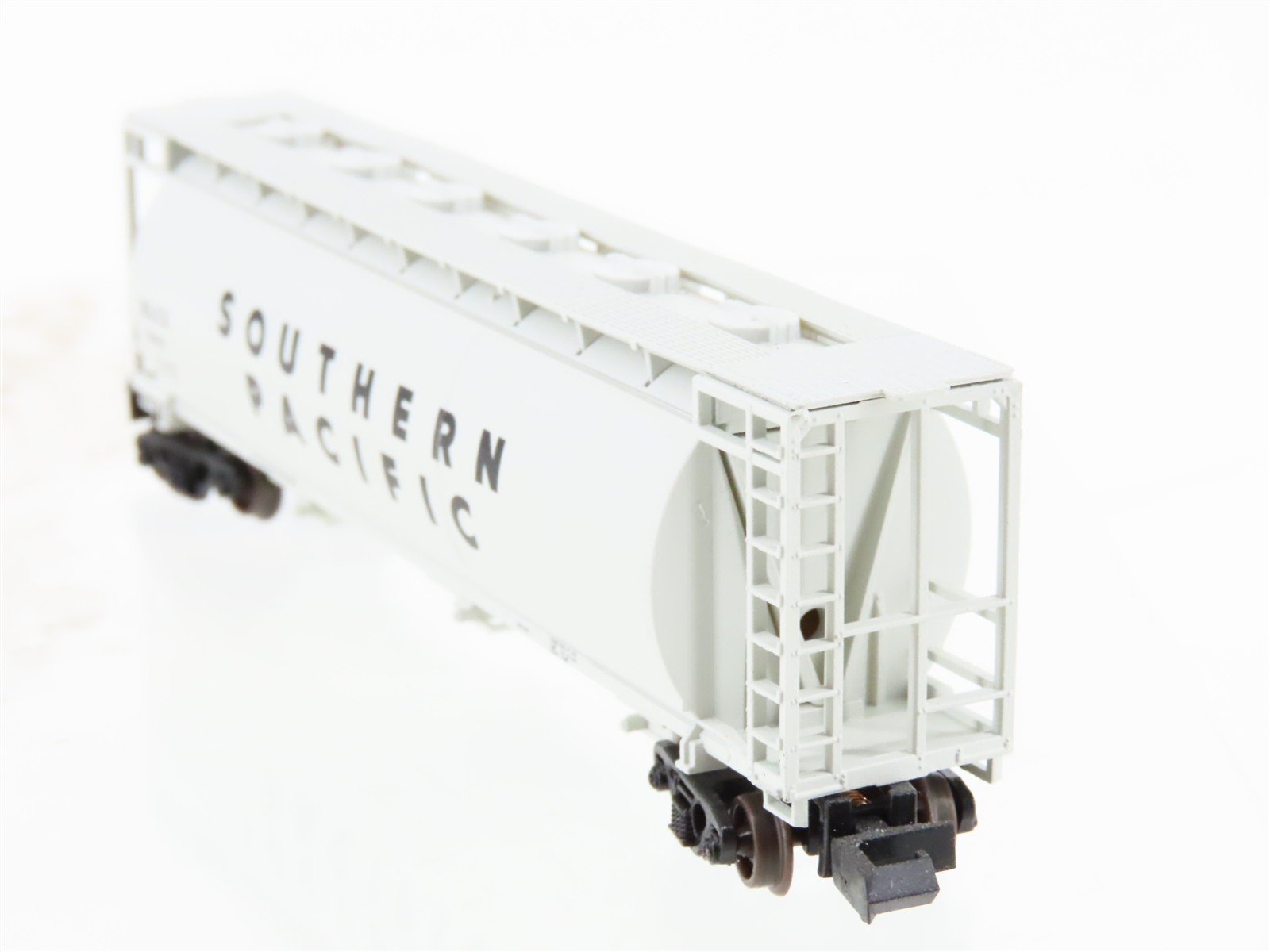 N Scale Delaware Valley BLCX Southern Pacific 3-Bay Cylindrical Hopper #1042