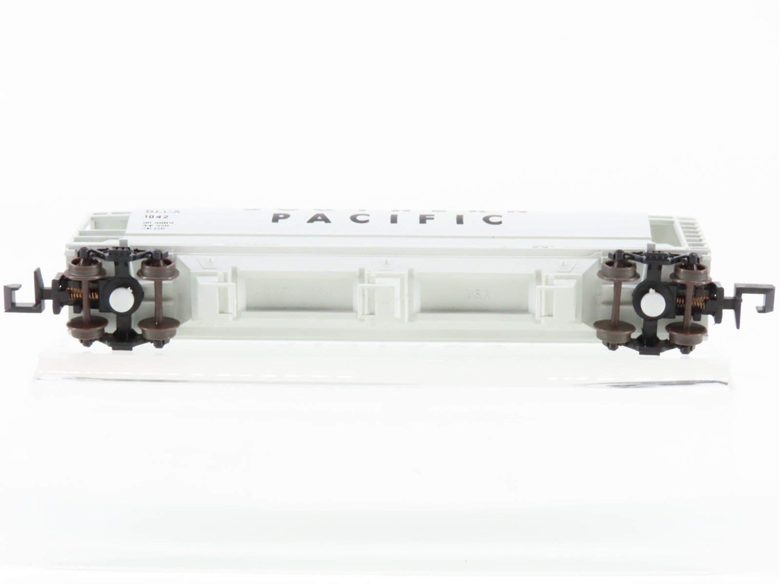 N Scale Delaware Valley BLCX Southern Pacific 3-Bay Cylindrical Hopper #1042