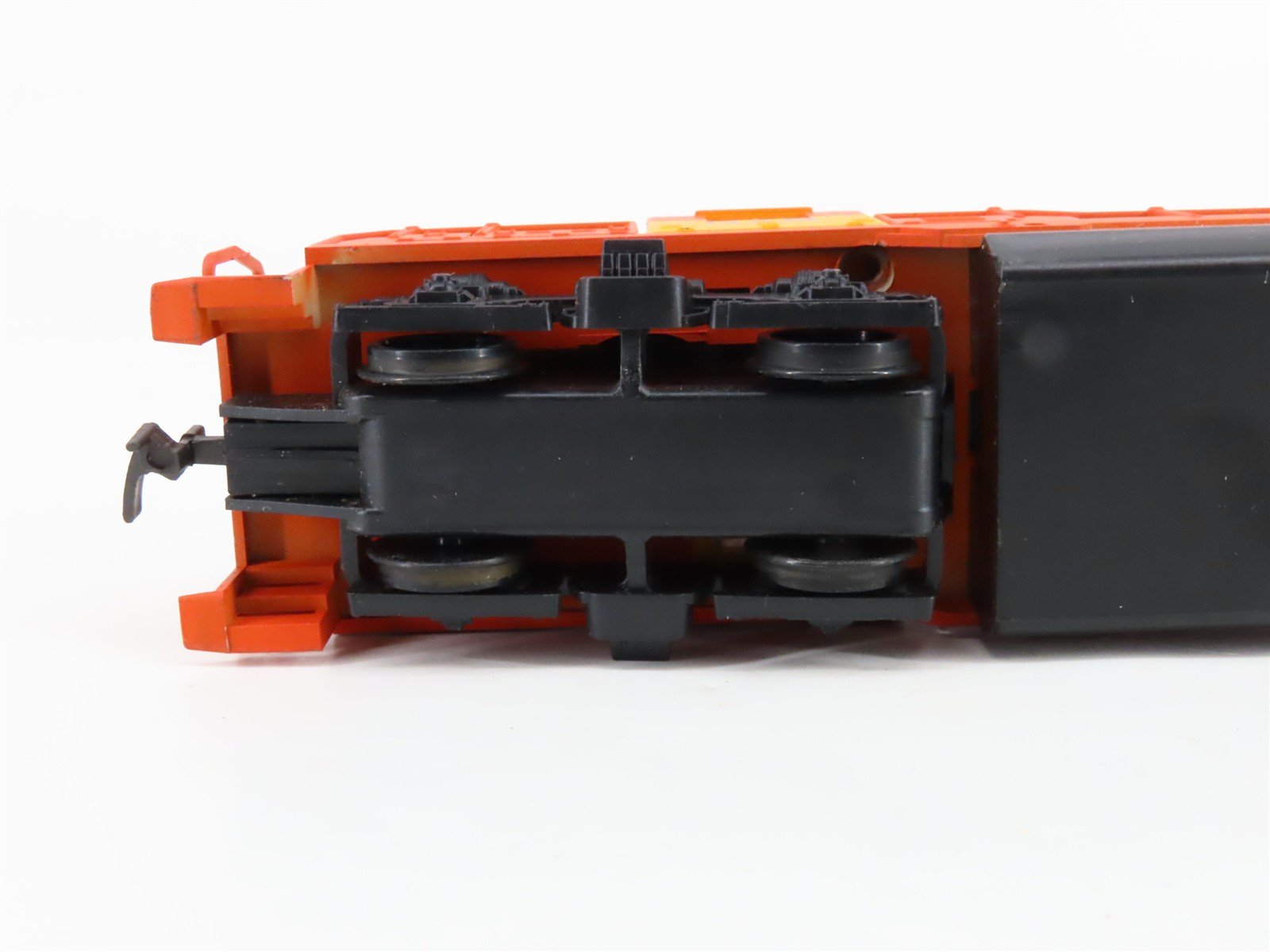 HO Scale AHM 5012KD C&O Chessie System EMD GP18 Diesel #4301 - Unpowered