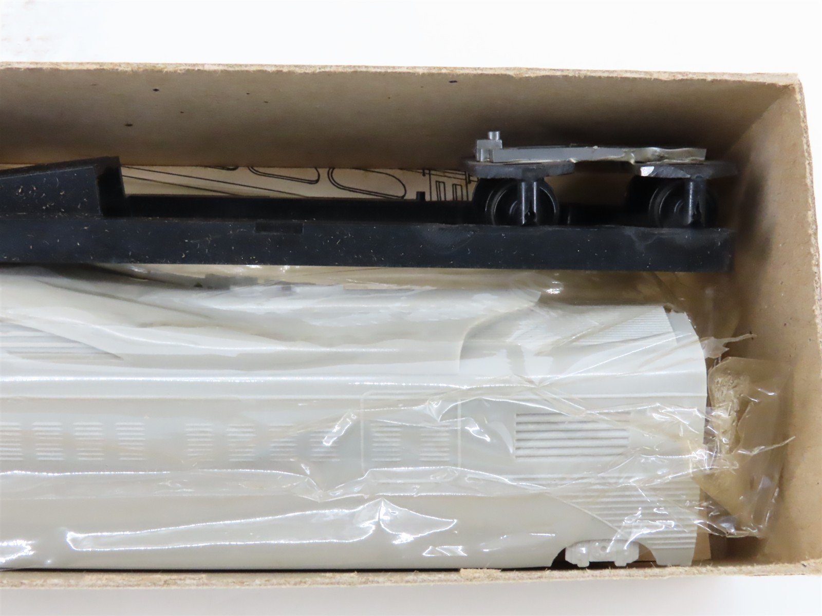 HO Scale Varney Kit #2583 Undecorated AeroTrain Locomotive - Unpowered