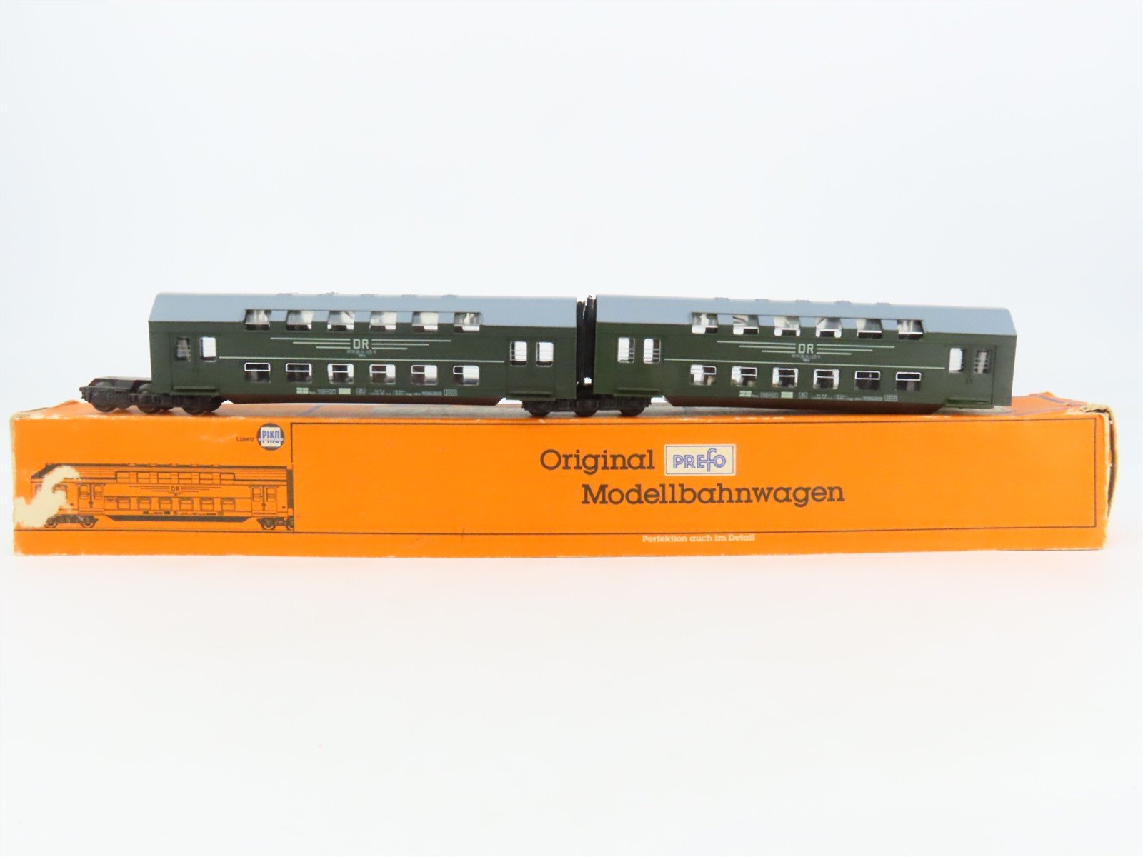HO Scale Schicht 426/886 DR Deutsche Reichbahn Passenger Car