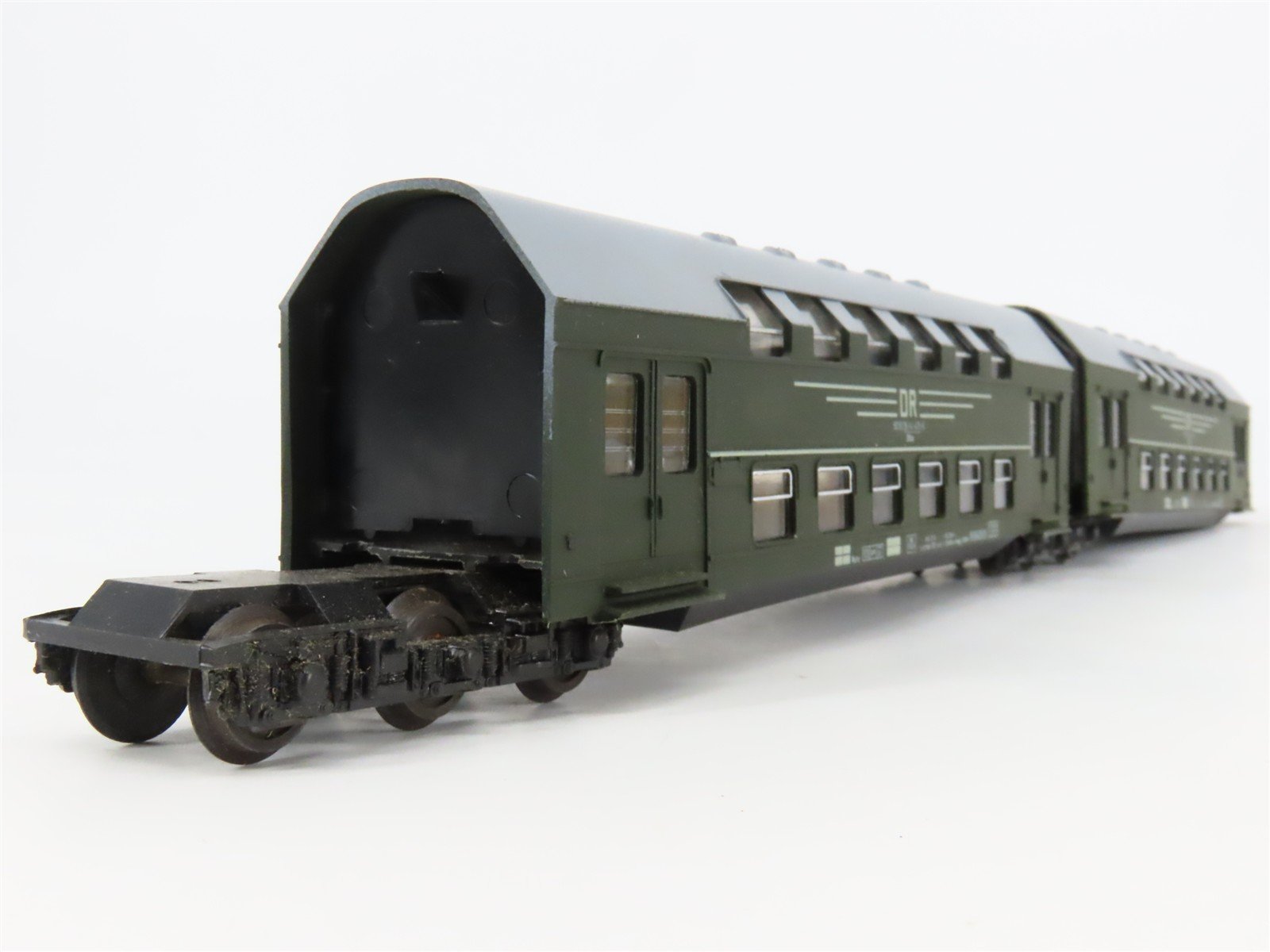 HO Scale Schicht 426/886 DR Deutsche Reichbahn Passenger Car