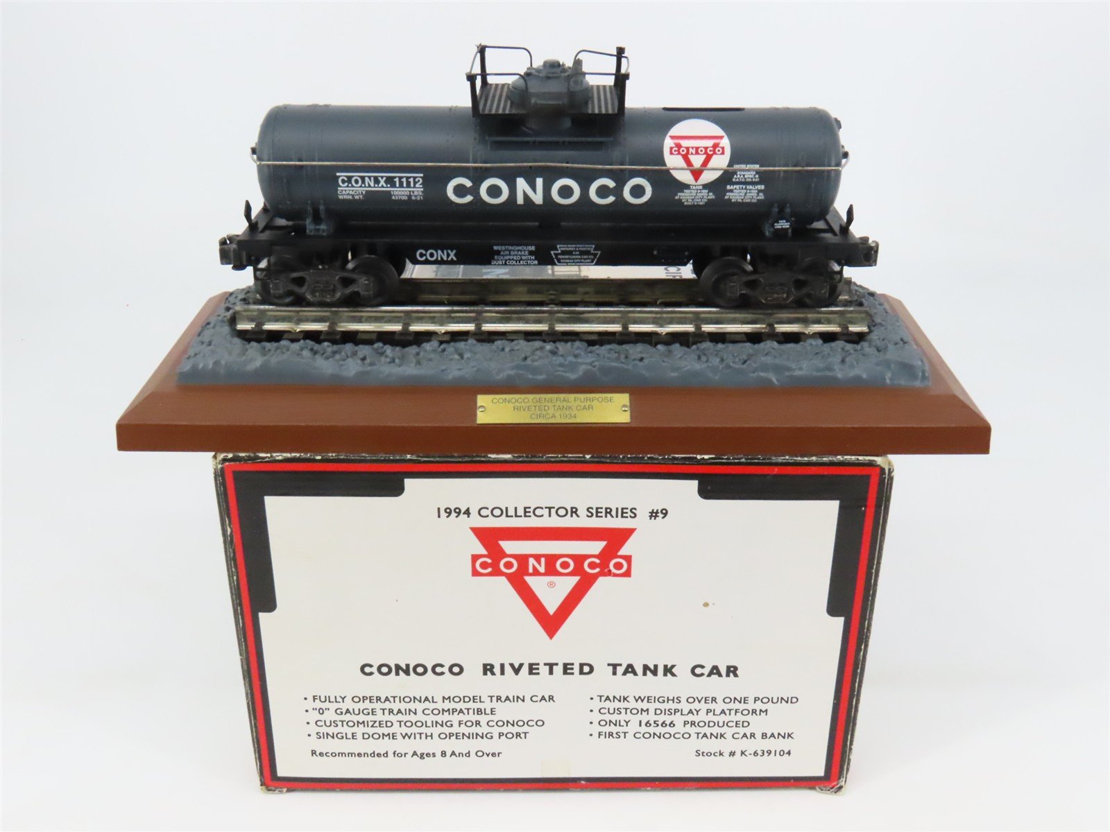 O 3-Rail K-Line K-639104 Conoco Gray Single Dome Tank Car Bank #1112 w/ Display