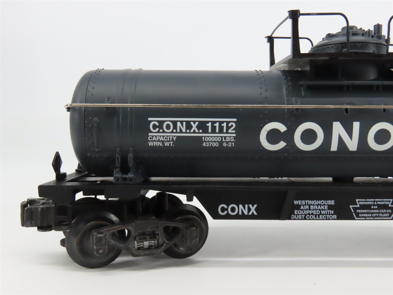 O 3-Rail K-Line K-639104 Conoco Gray Single Dome Tank Car Bank #1112 w/ Display