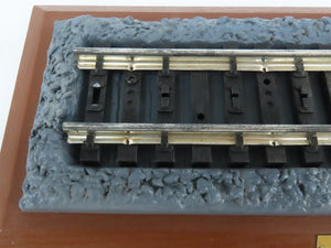 O 3-Rail K-Line K-639104 Conoco Gray Single Dome Tank Car Bank #1112 w/ Display