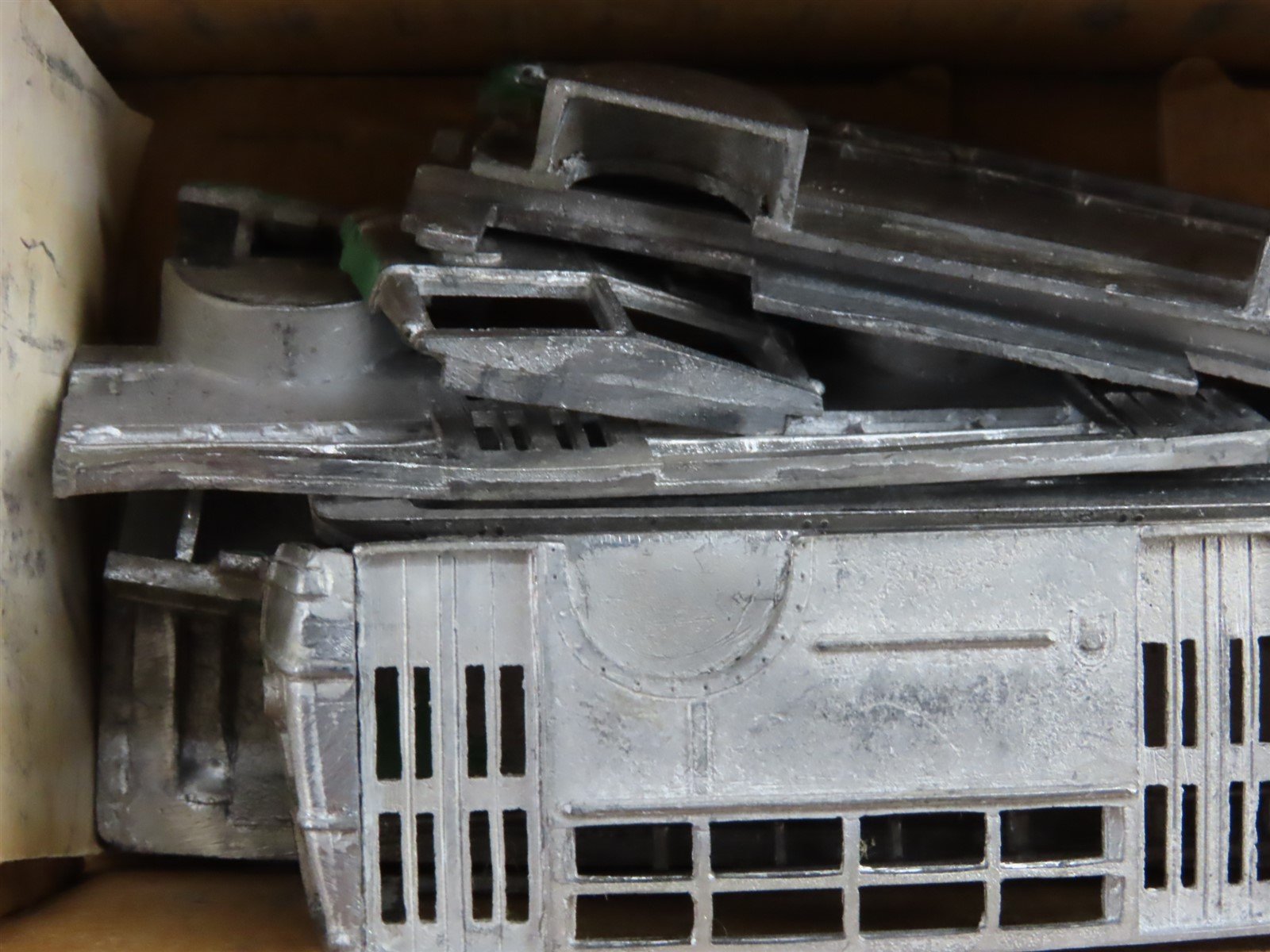 HO 1/87 Scale Model Traction Supply Kit #3001 Undecorated Ford 19B Bus 2-Pack